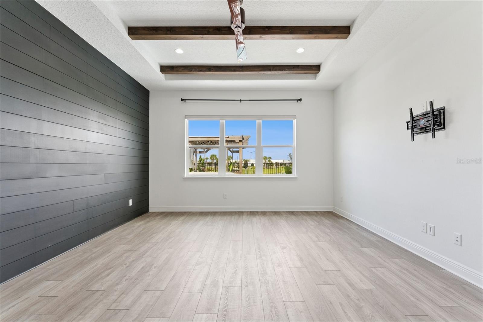 9652 ENGLISH LAUREL CT