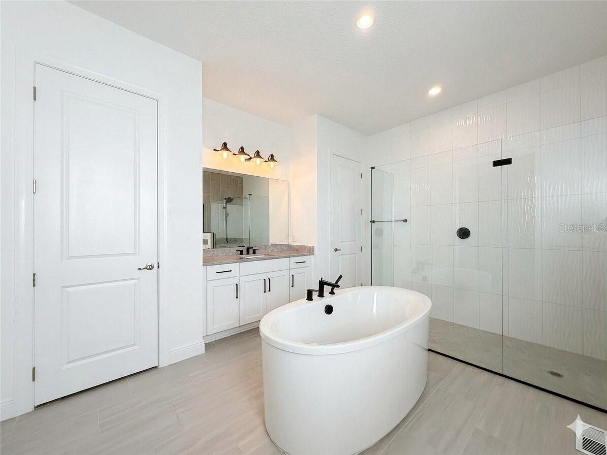 9652 ENGLISH LAUREL CT