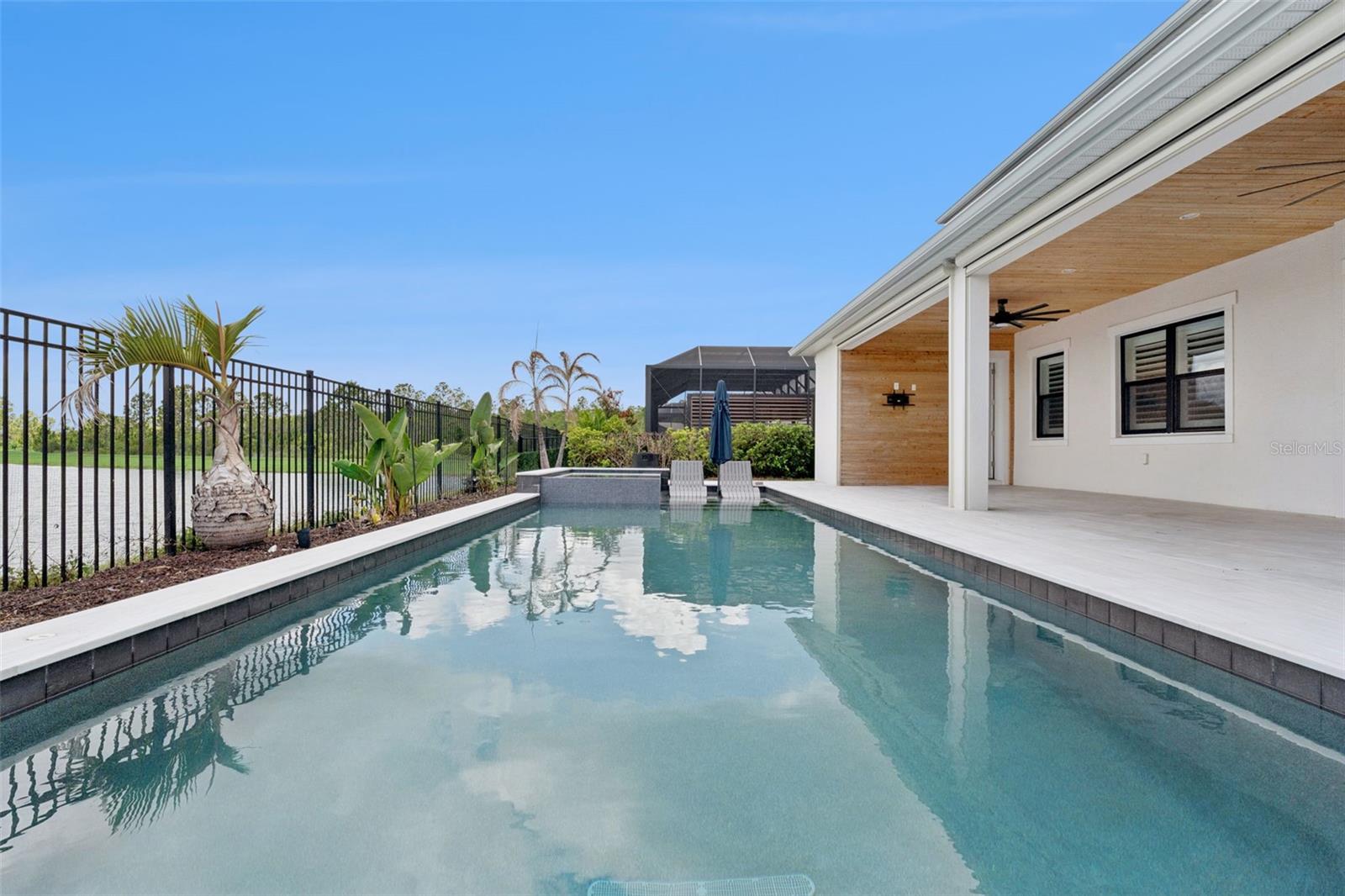 9652 ENGLISH LAUREL CT