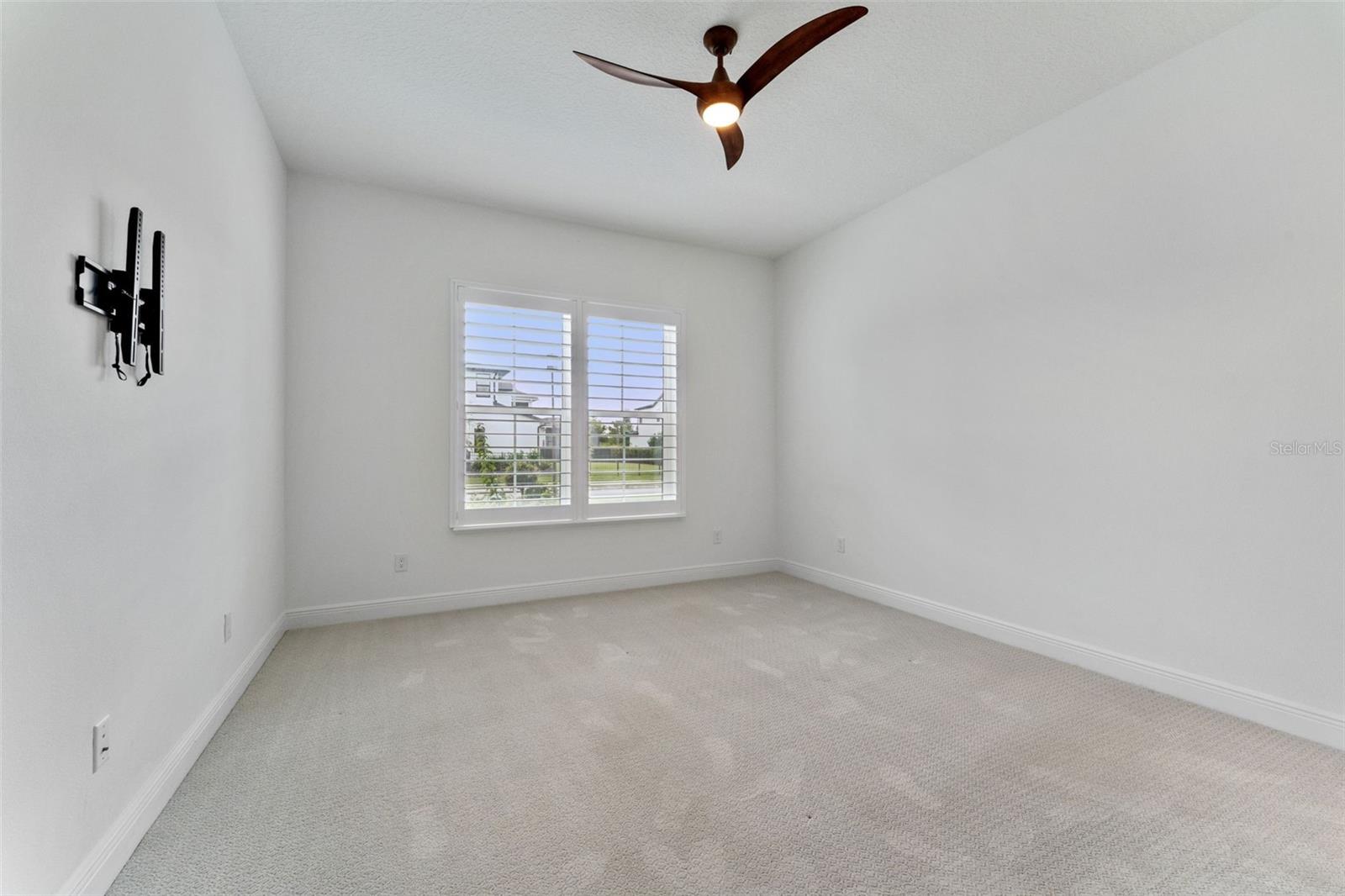 9652 ENGLISH LAUREL CT