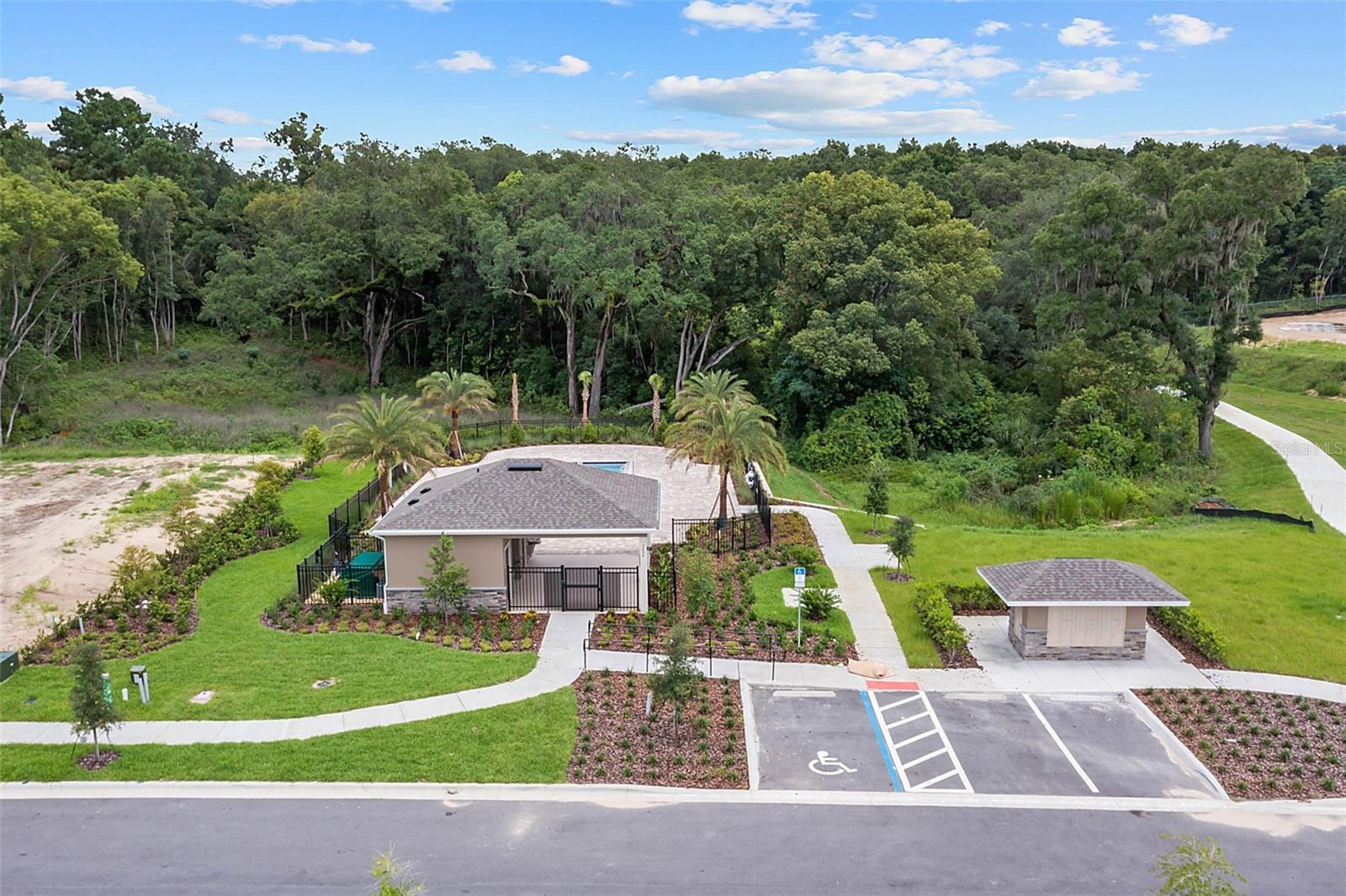 5476 HUNTER JUMPER LN