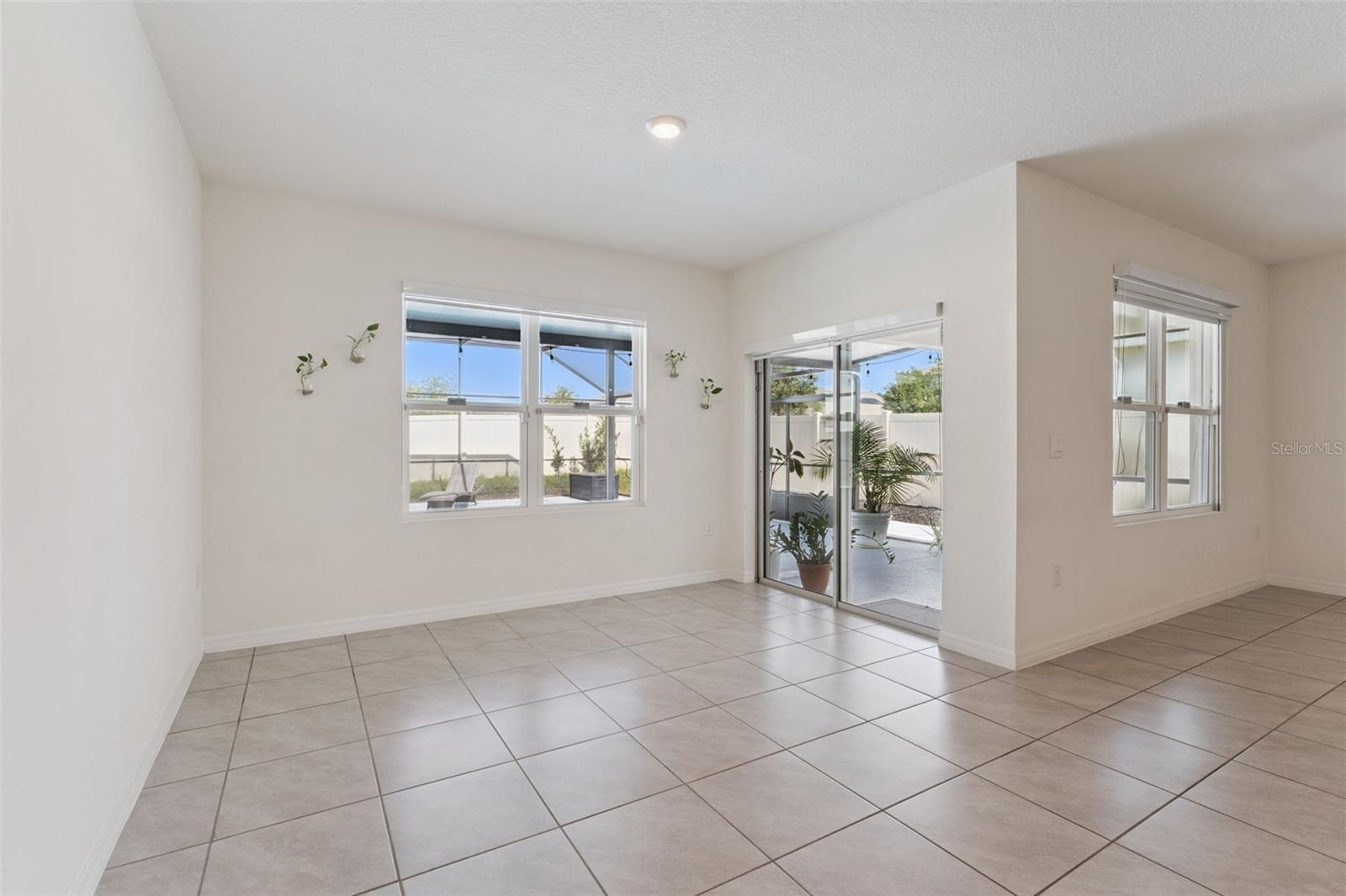 5476 HUNTER JUMPER LN