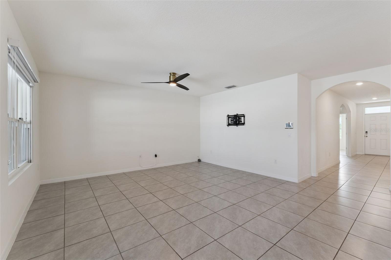 5476 HUNTER JUMPER LN