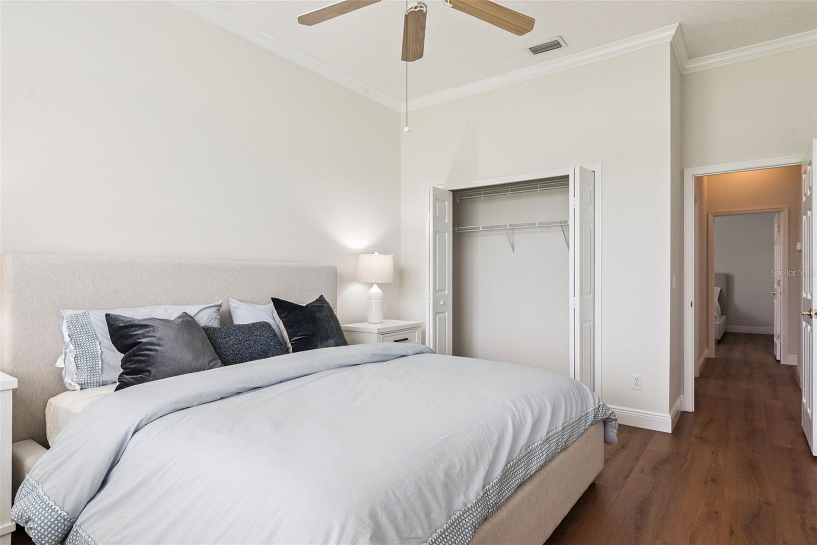 1206 SAINT ALBANS LOOP