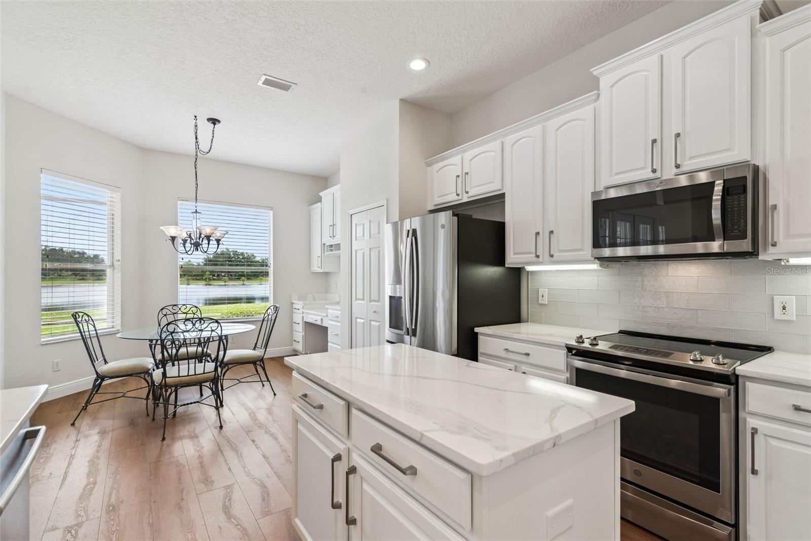 1206 SAINT ALBANS LOOP