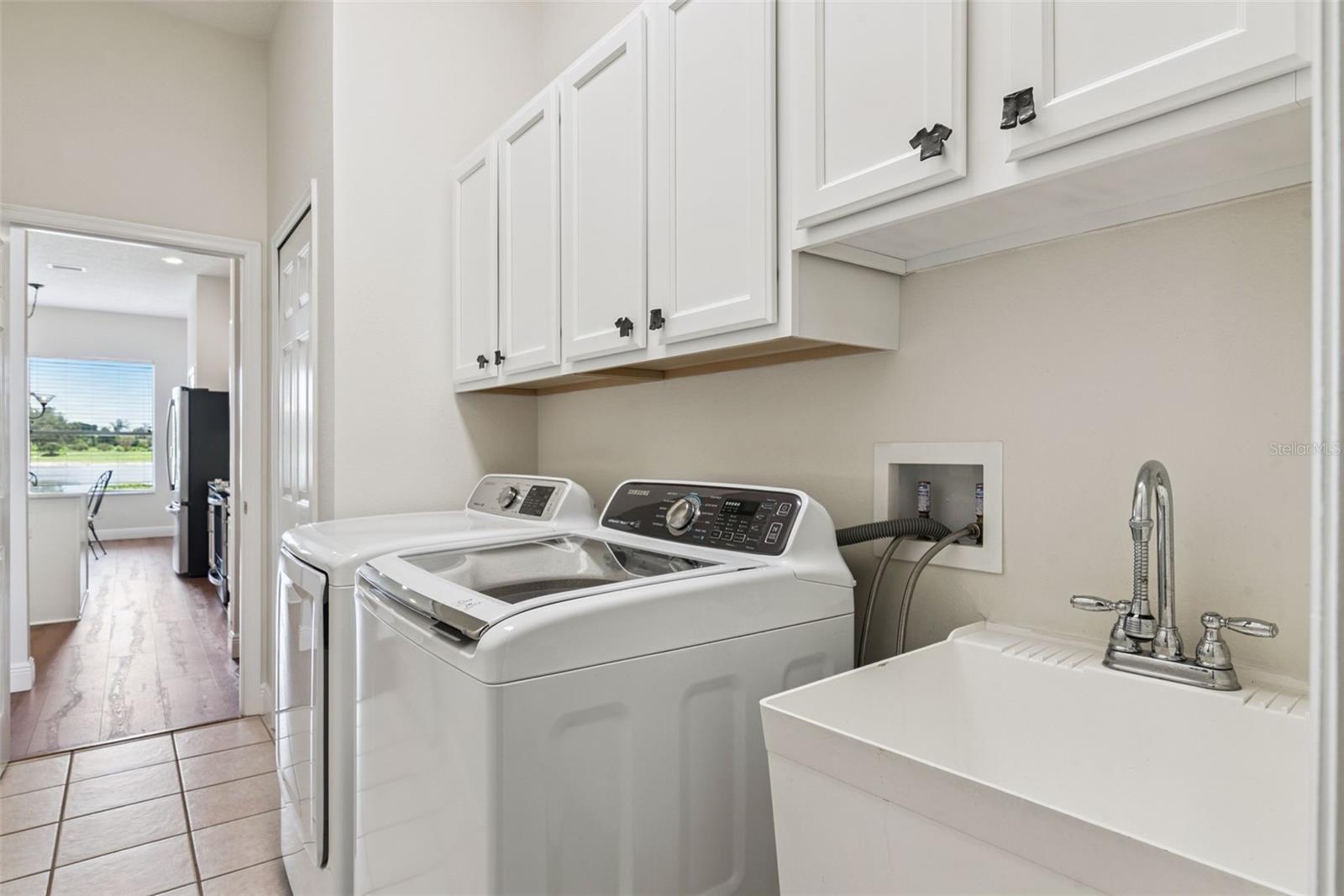 1206 SAINT ALBANS LOOP