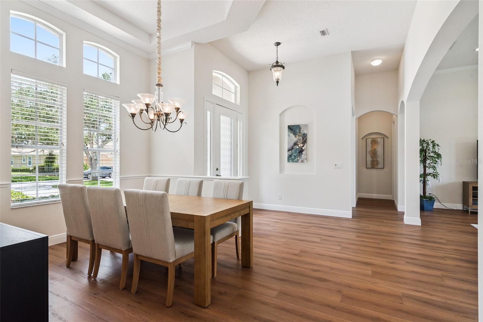 1206 SAINT ALBANS LOOP