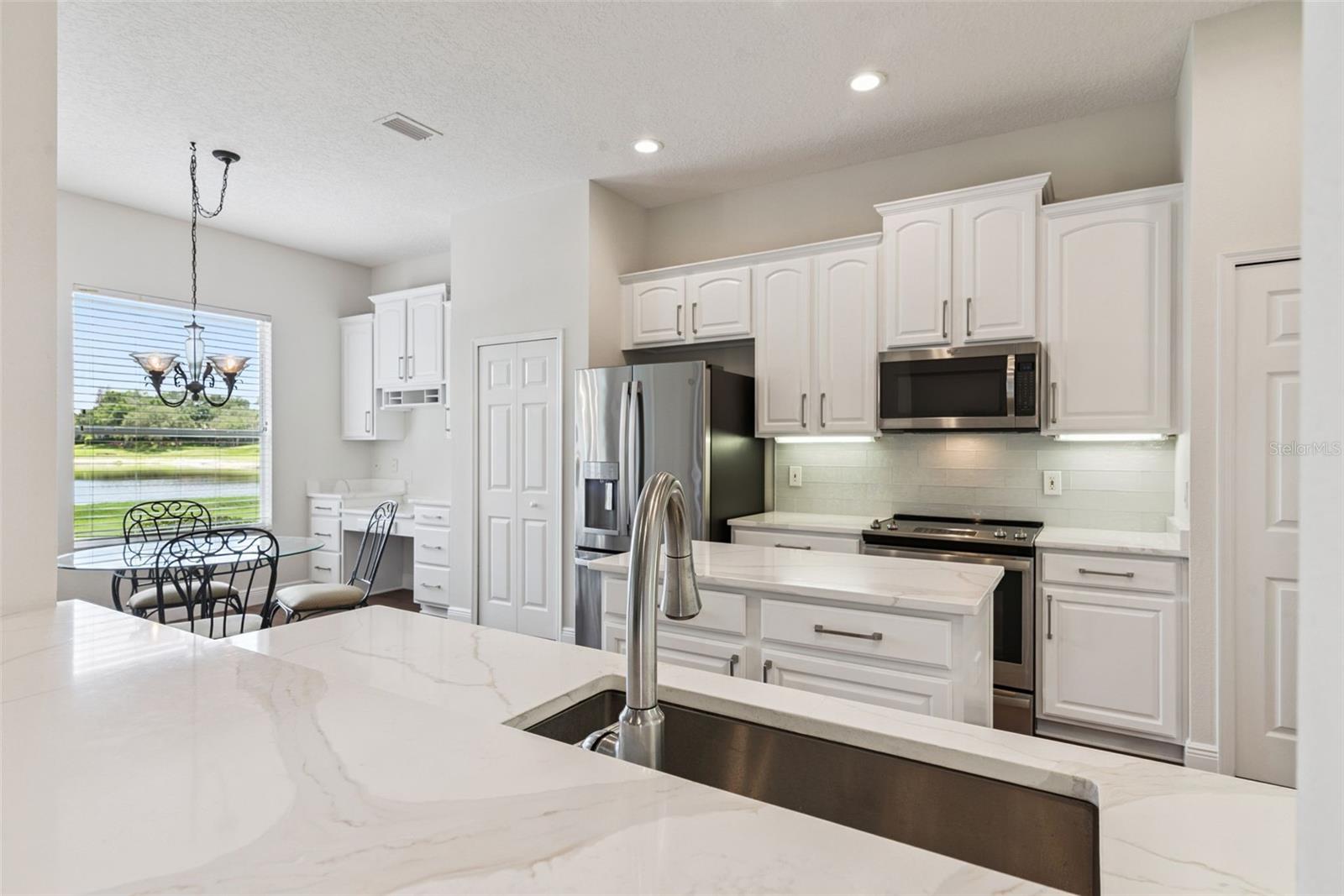 1206 SAINT ALBANS LOOP
