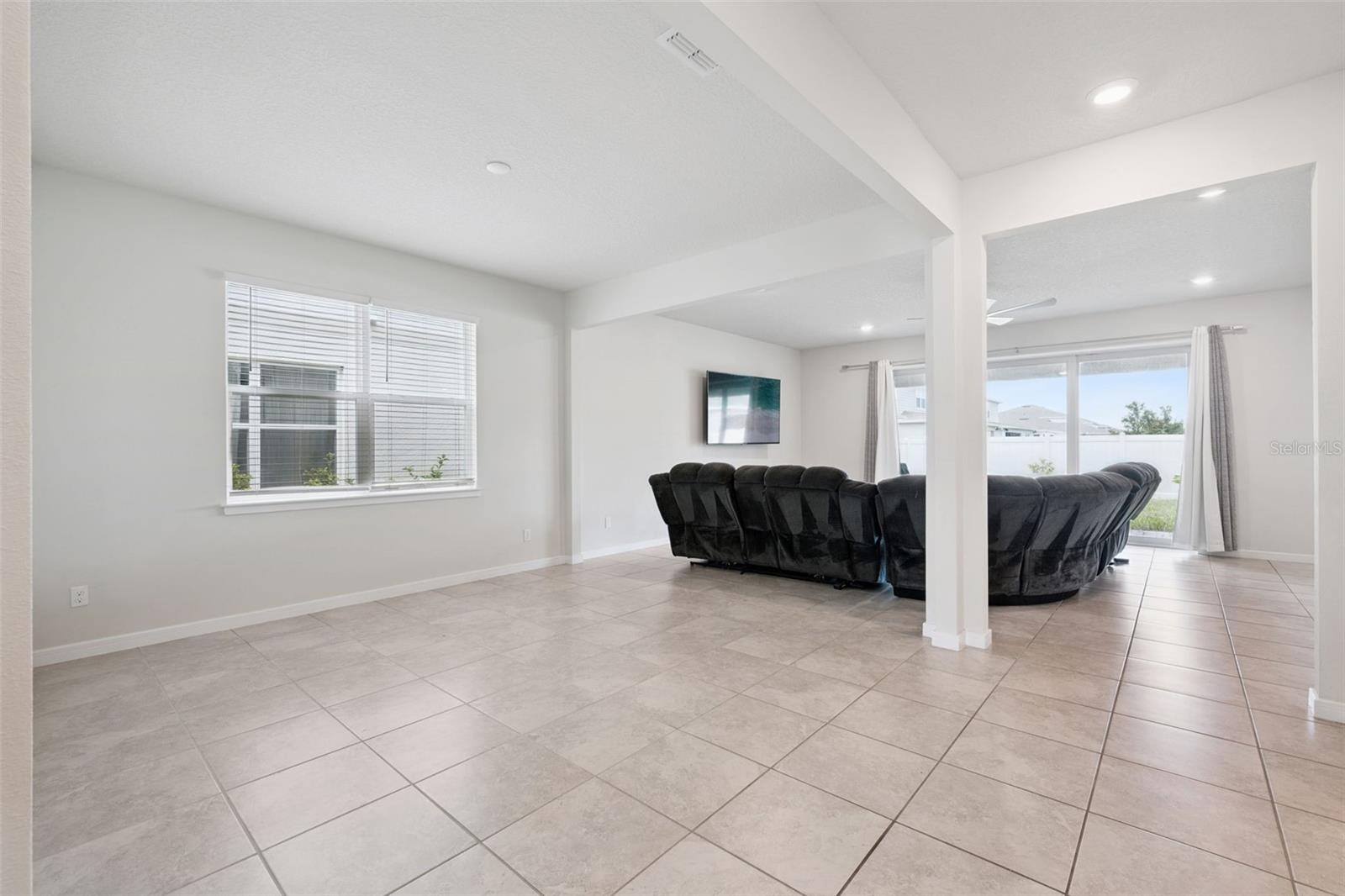 5668 ARBORVISTA ST