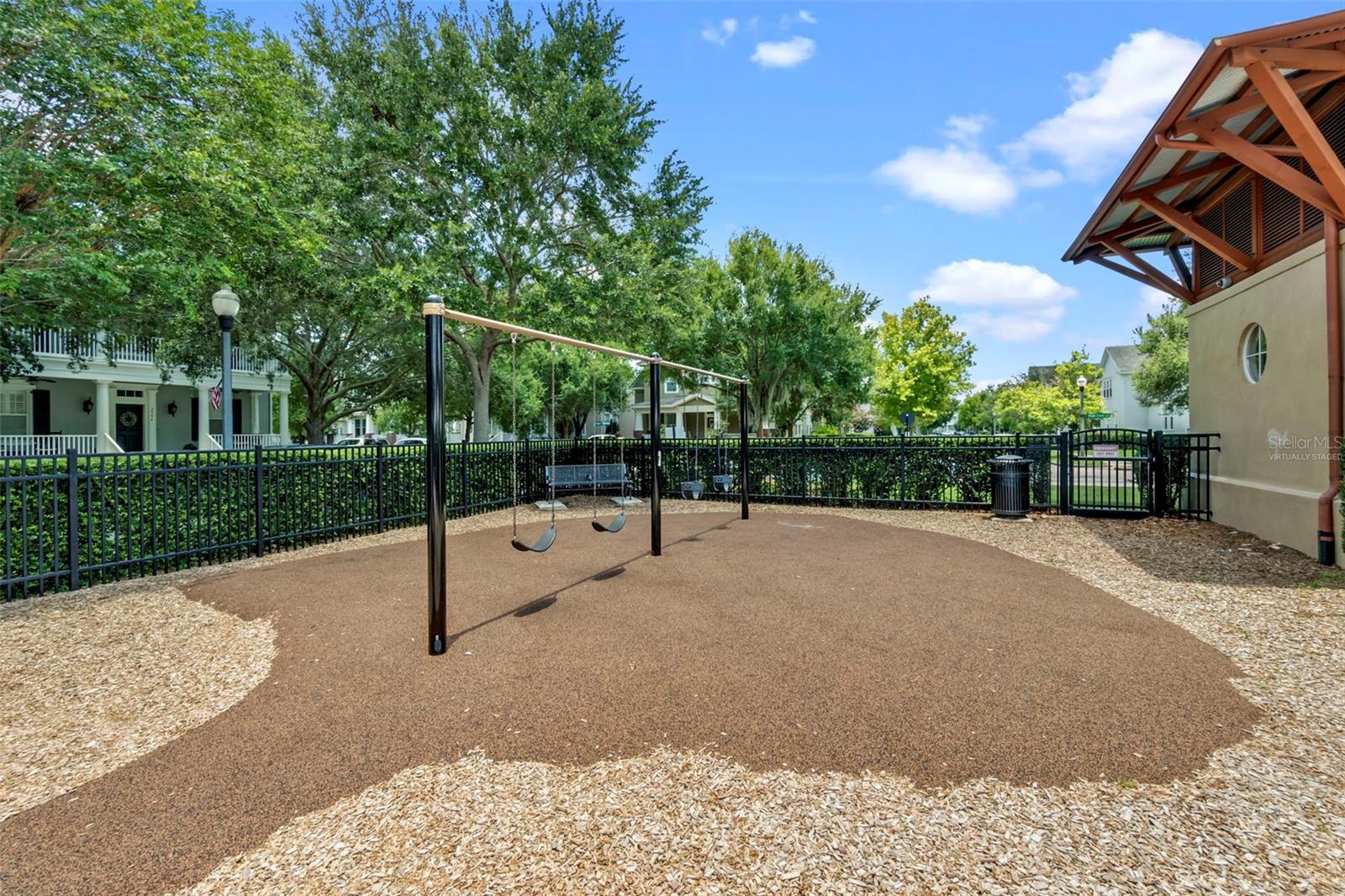 987 FERN AVE #201