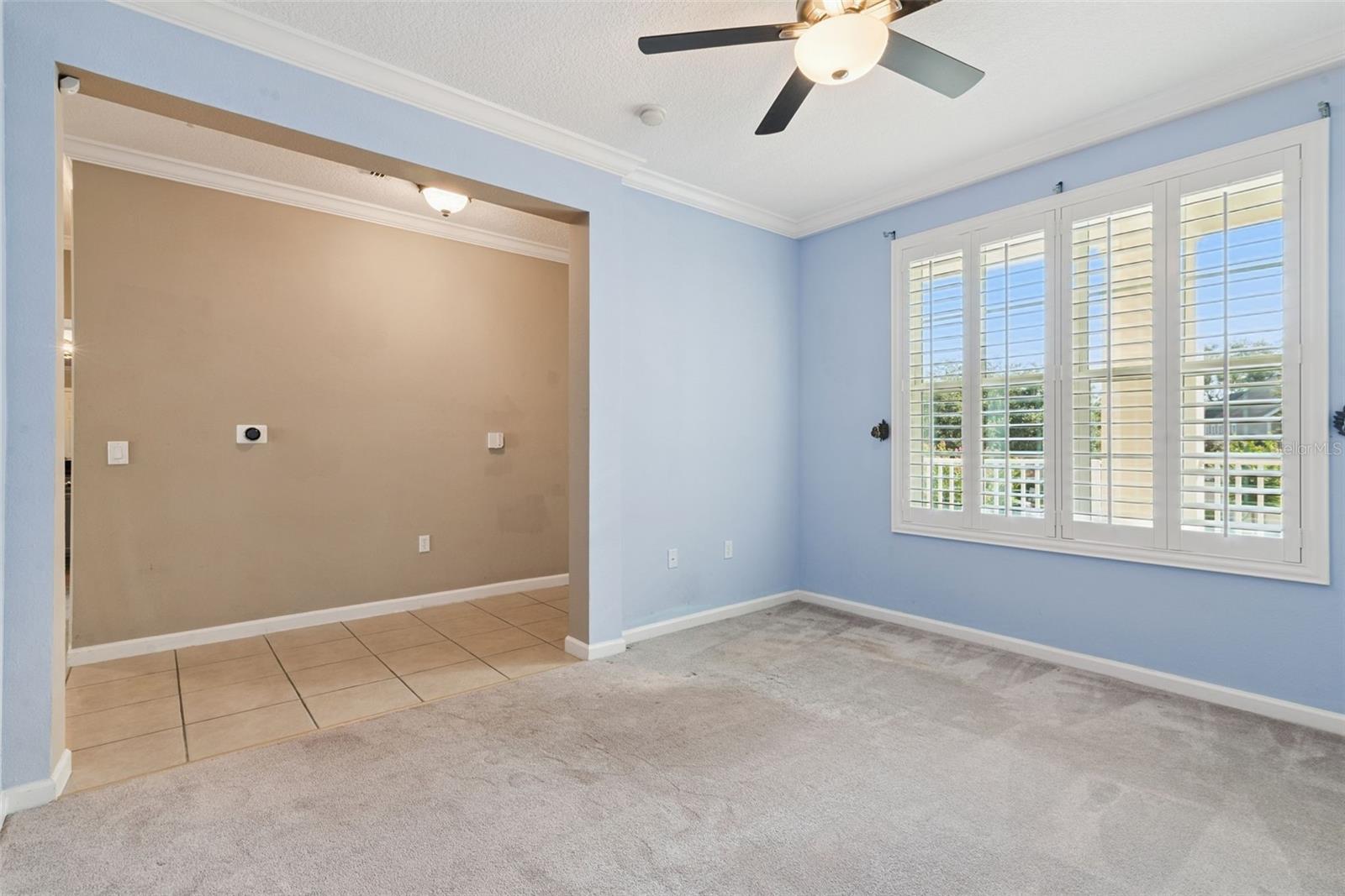 987 FERN AVE #201