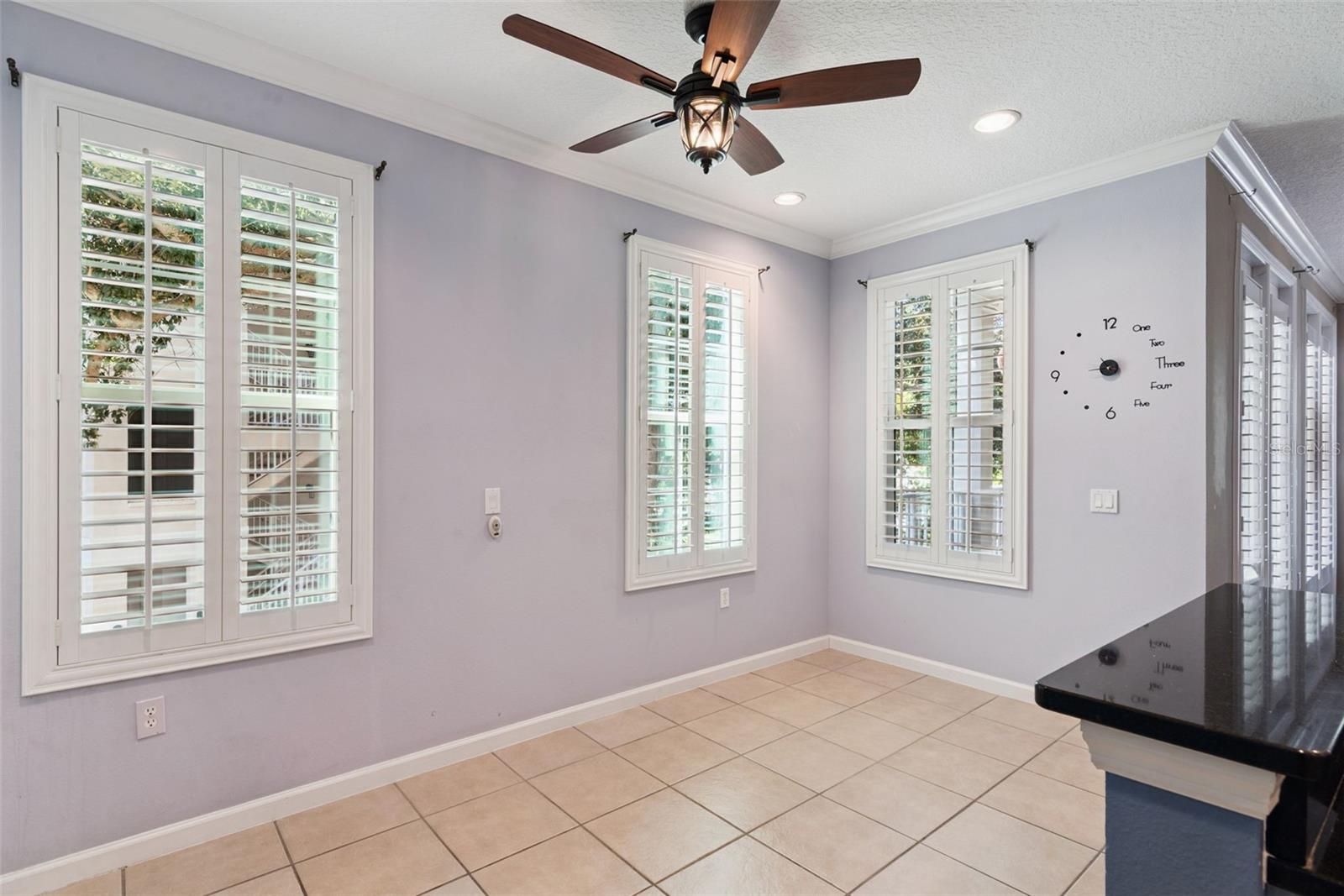 987 FERN AVE #201