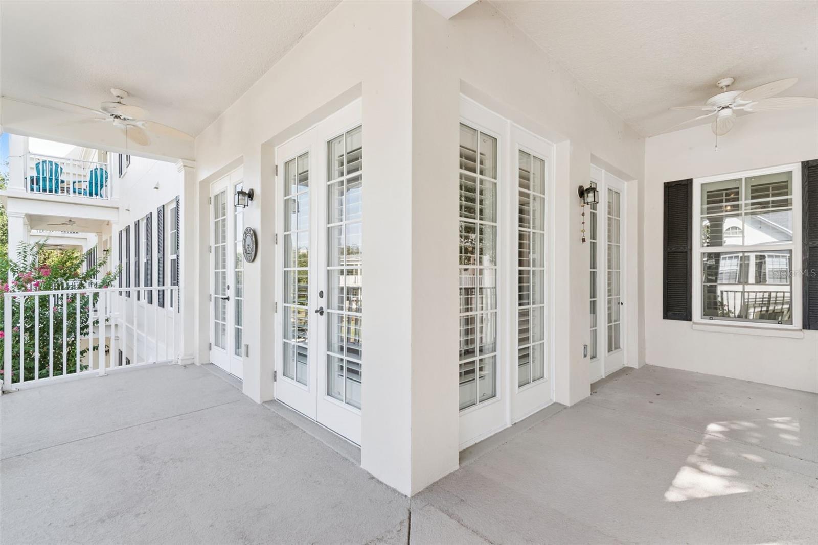 987 FERN AVE #201