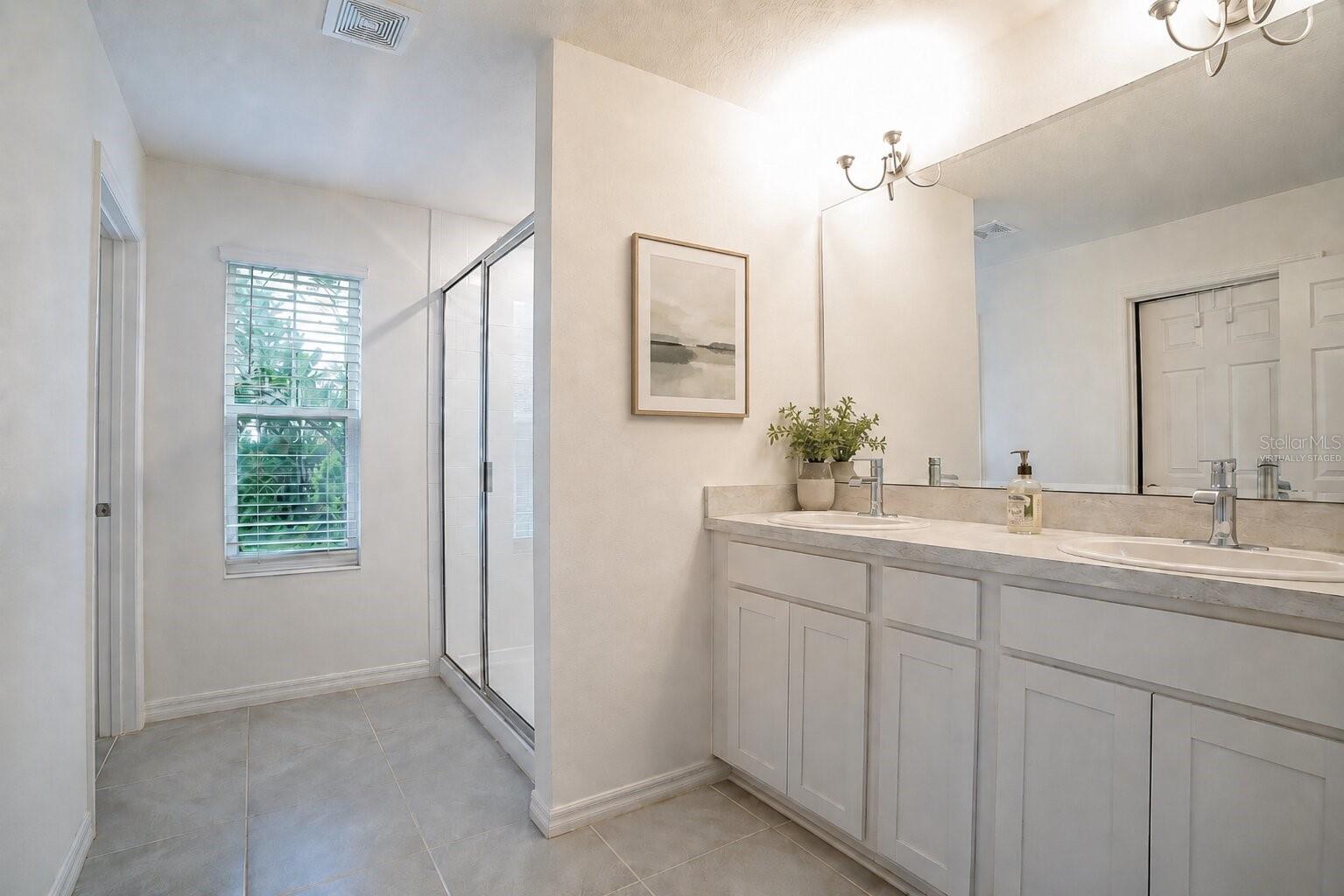 156 GLASS ONION DR