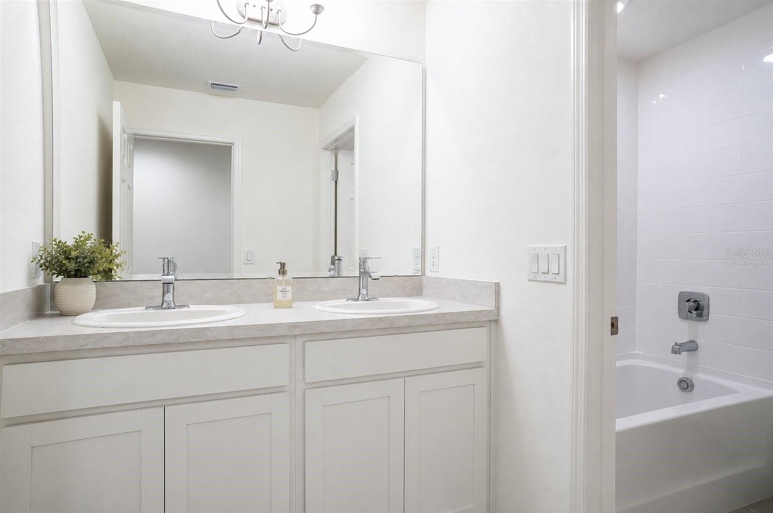 156 GLASS ONION DR