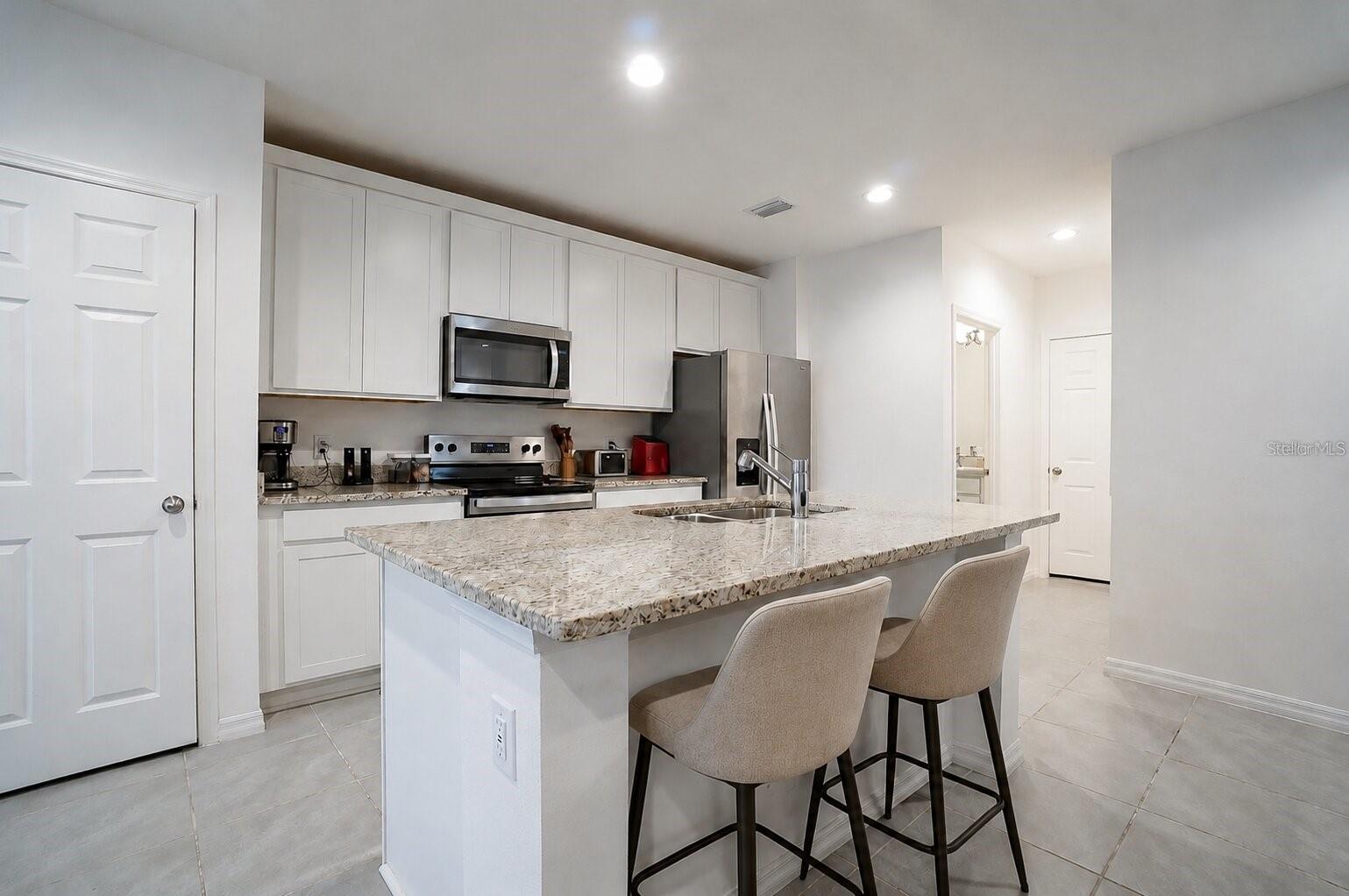 156 GLASS ONION DR