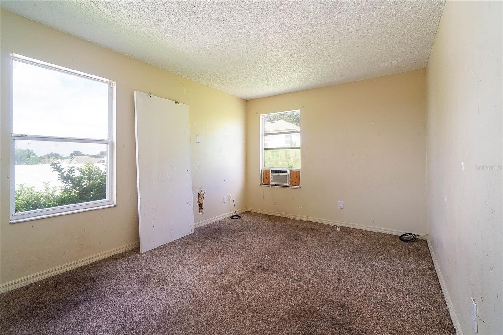 1542 NIGHTFALL DR
