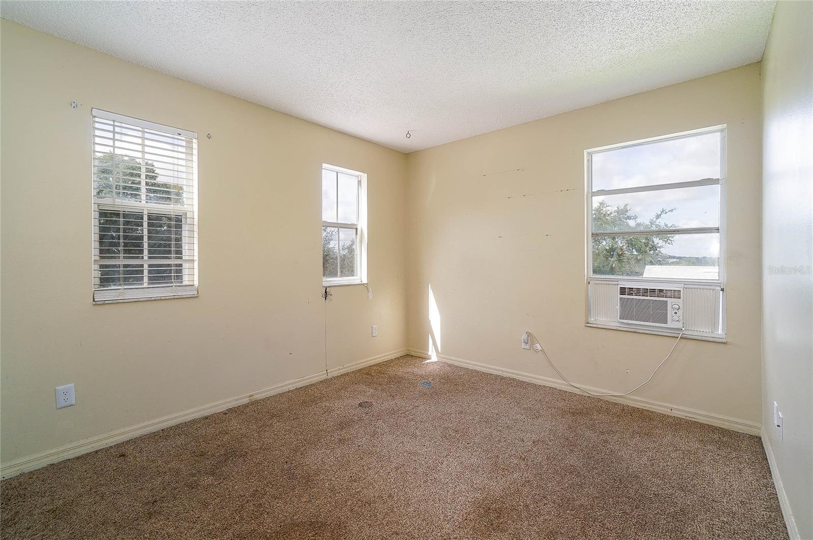 1542 NIGHTFALL DR