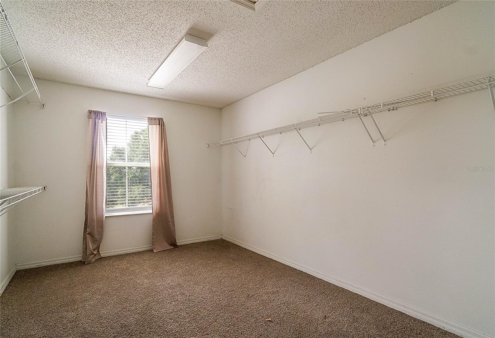 1542 NIGHTFALL DR