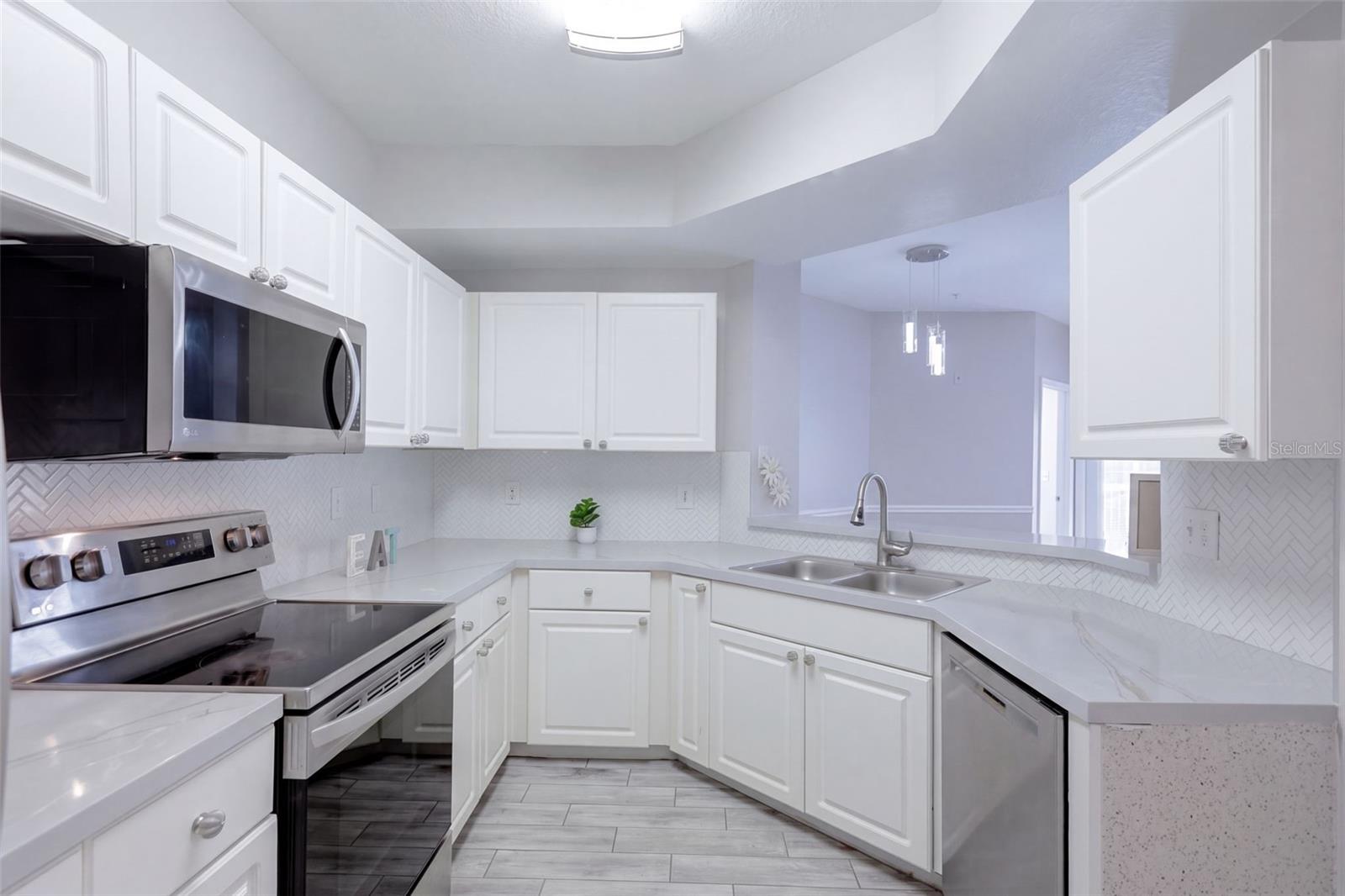 5530 METROWEST BLVD #203
