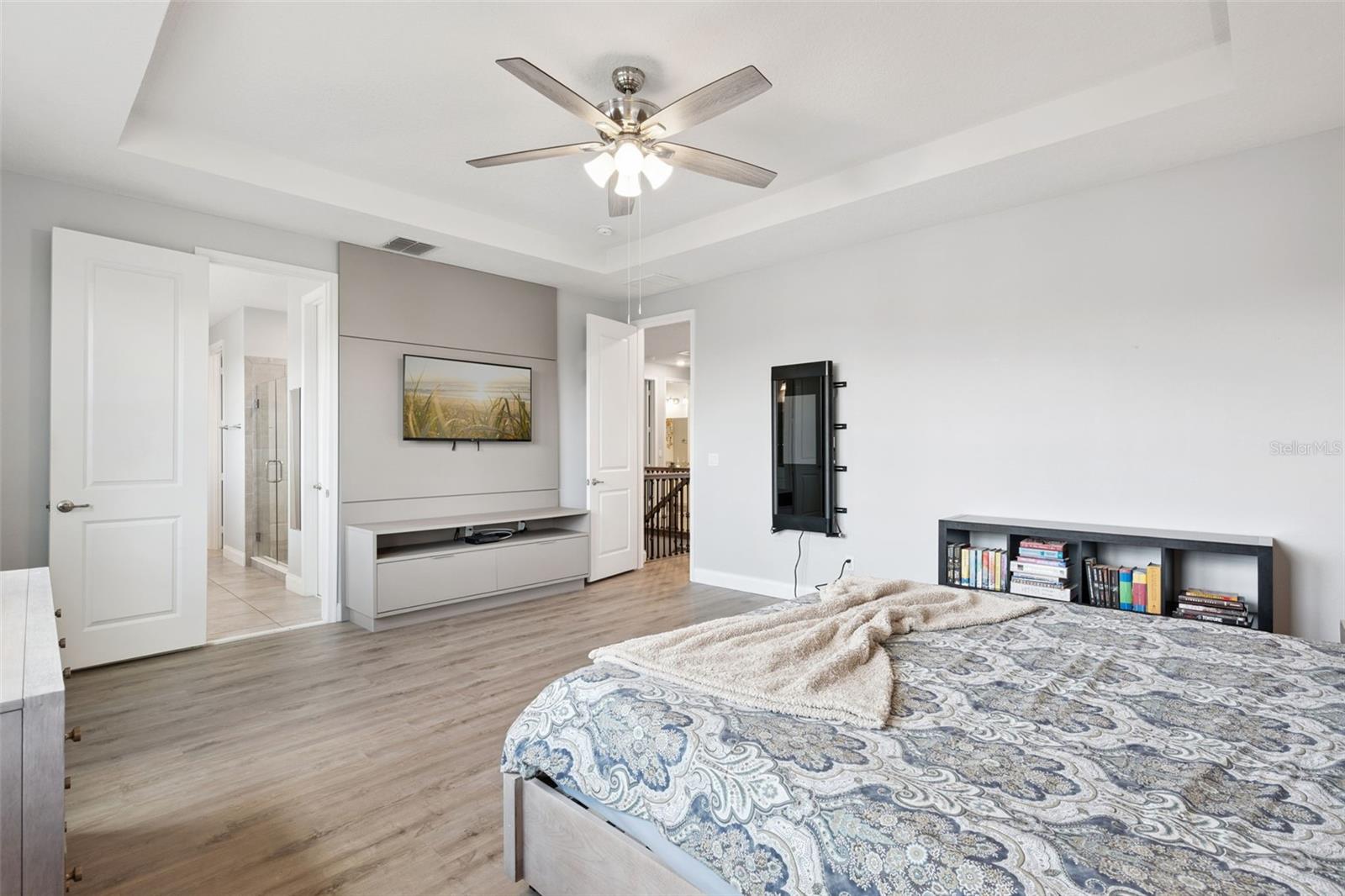 8325 VIVARO ISLE WAY