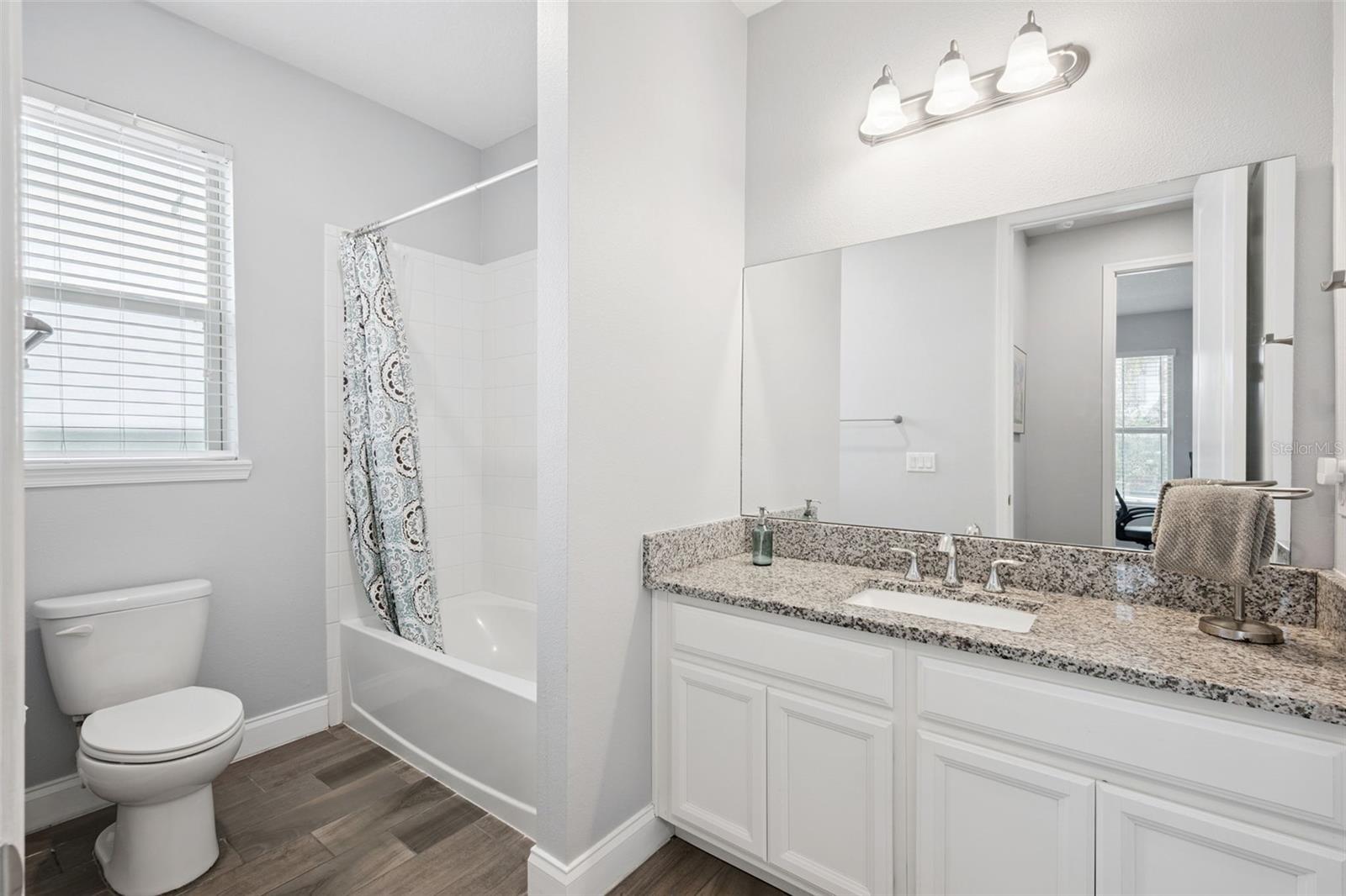 8325 VIVARO ISLE WAY