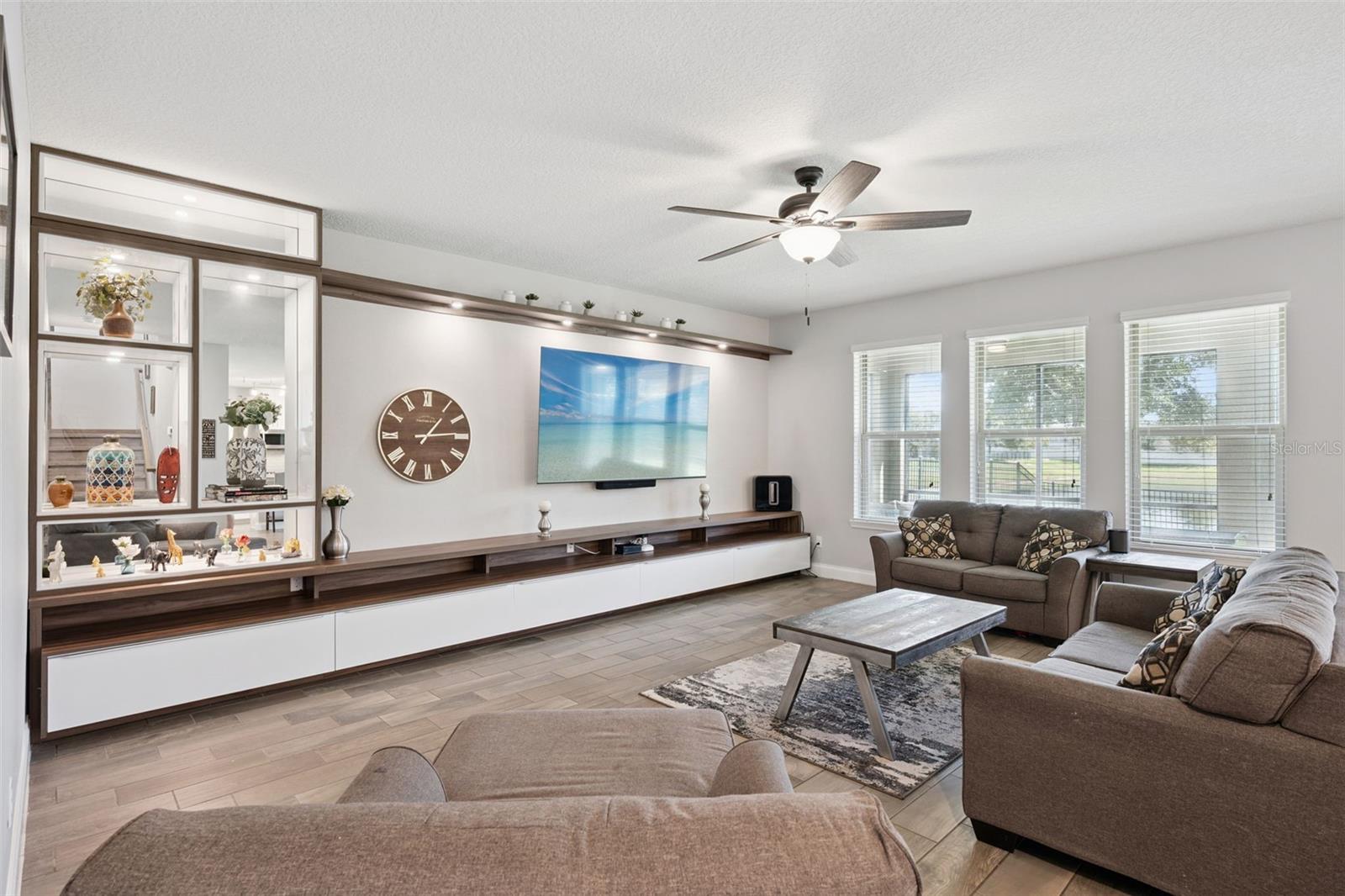 8325 VIVARO ISLE WAY