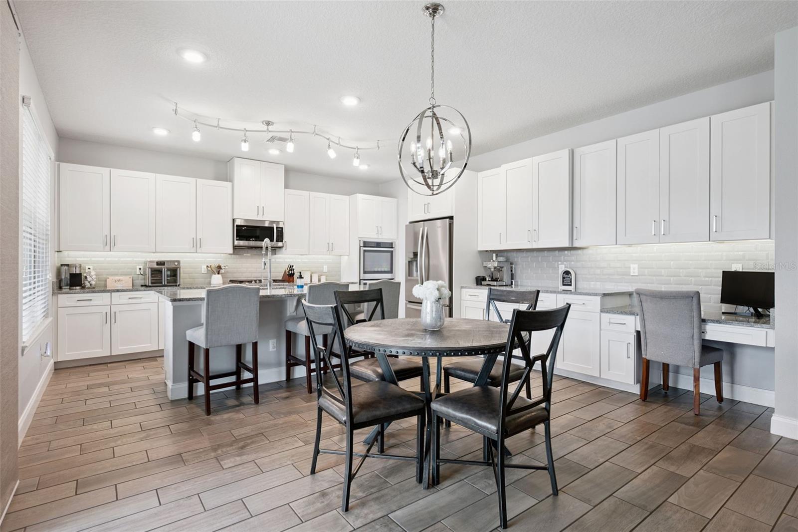 8325 VIVARO ISLE WAY