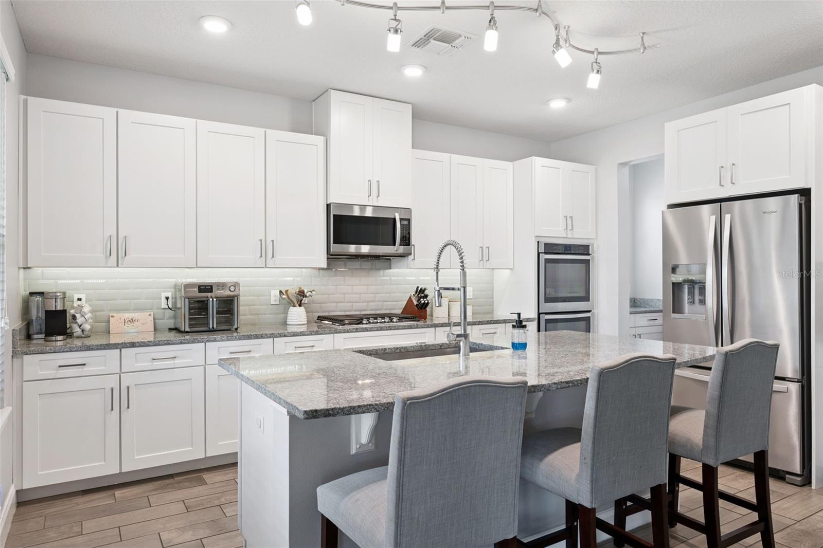 8325 VIVARO ISLE WAY