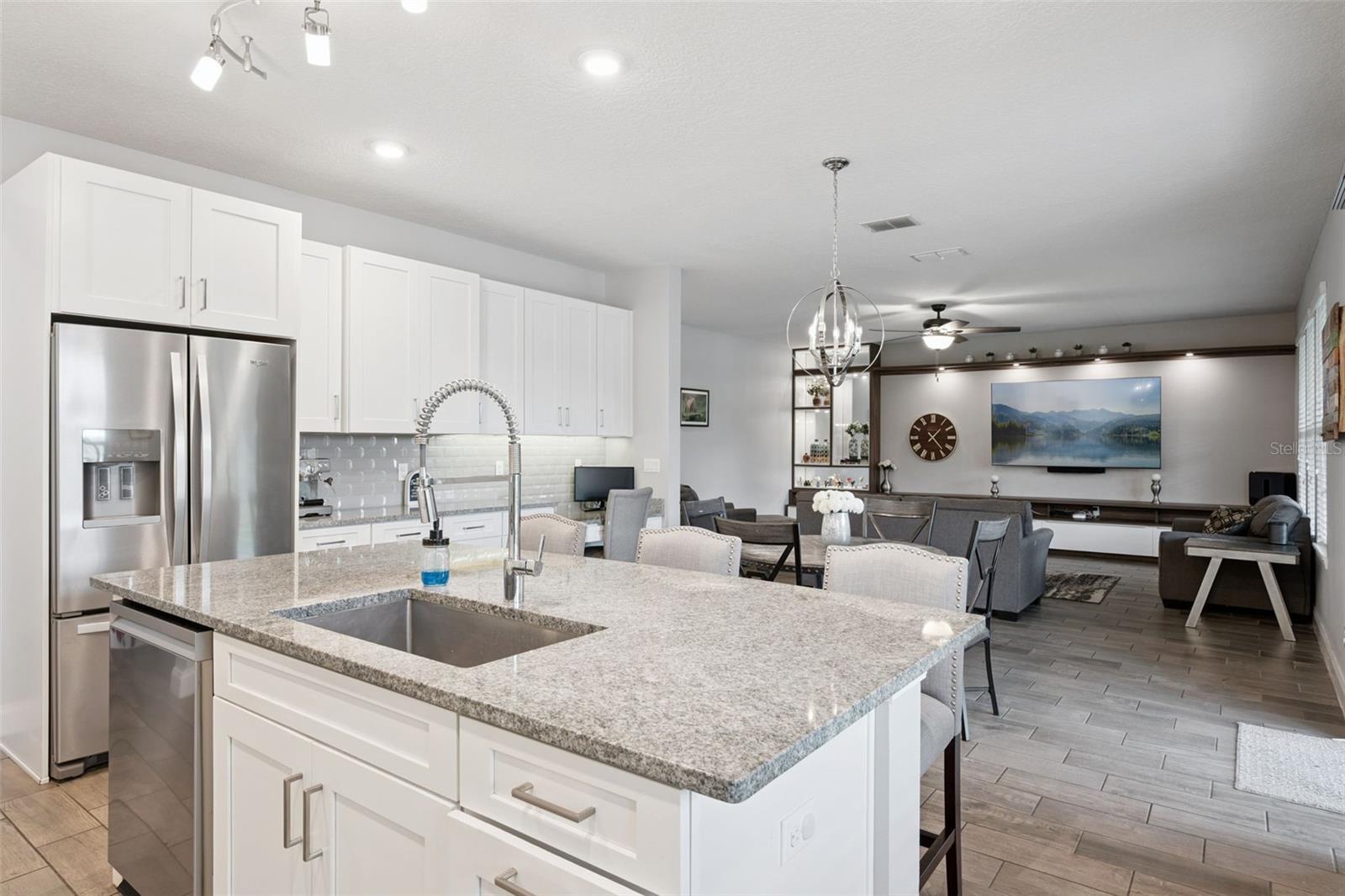 8325 VIVARO ISLE WAY