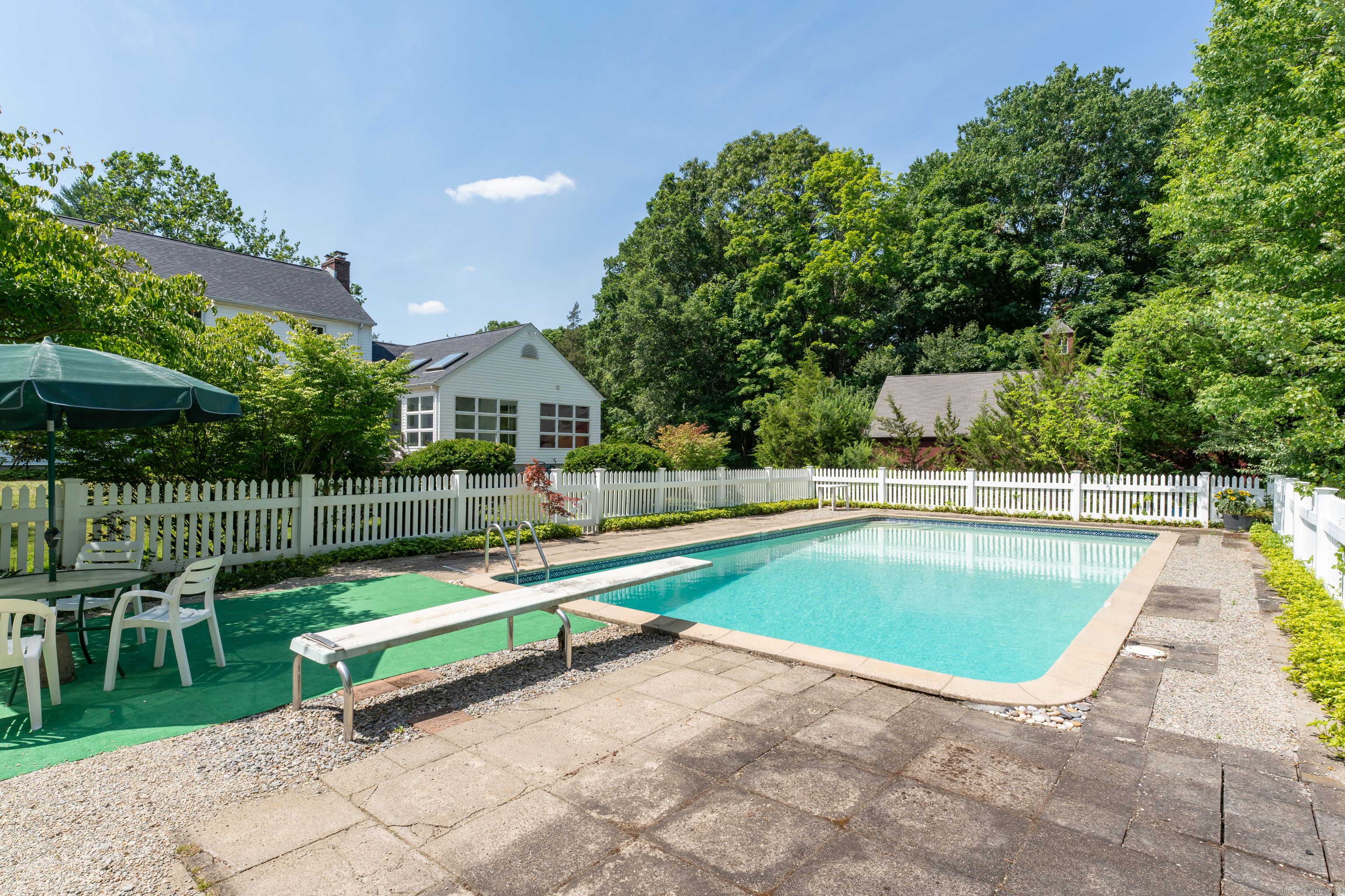 11 Winthrop Road