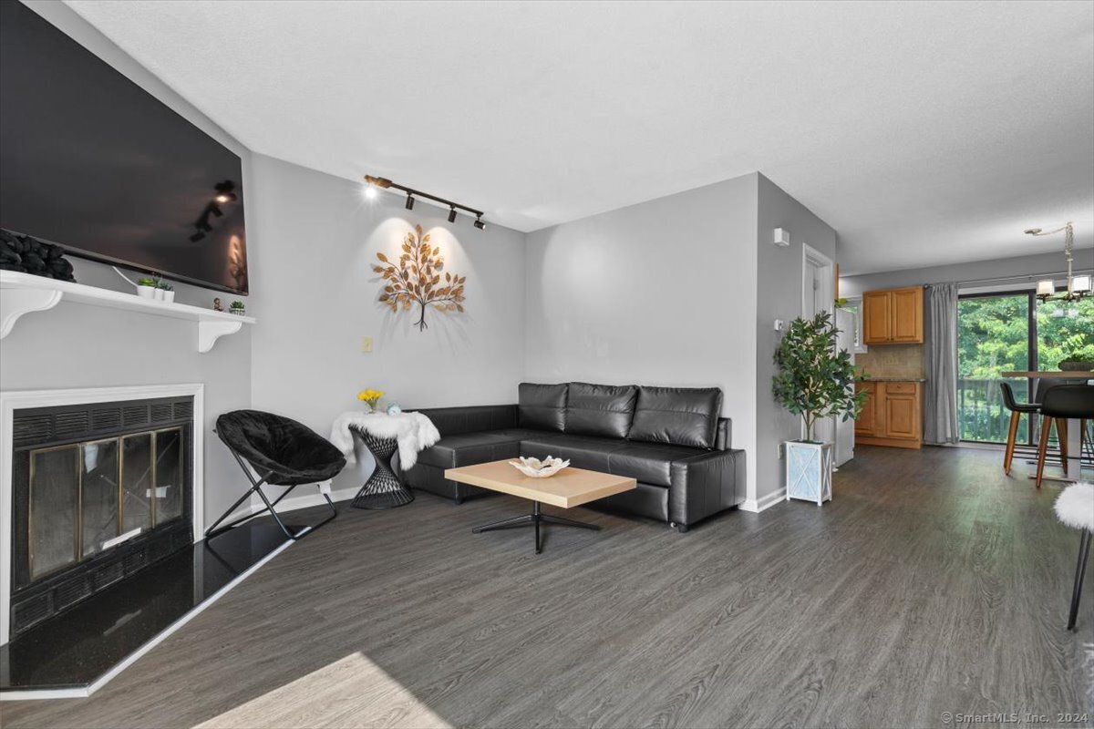 506 Woodward Avenue 13