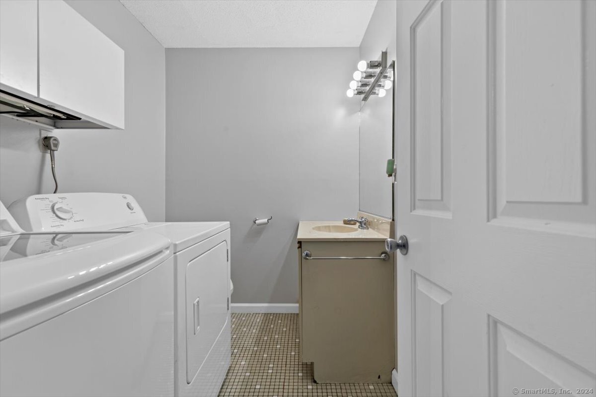 506 Woodward Avenue 13