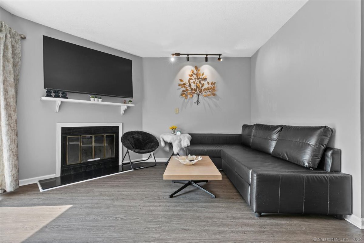 506 Woodward Avenue 13