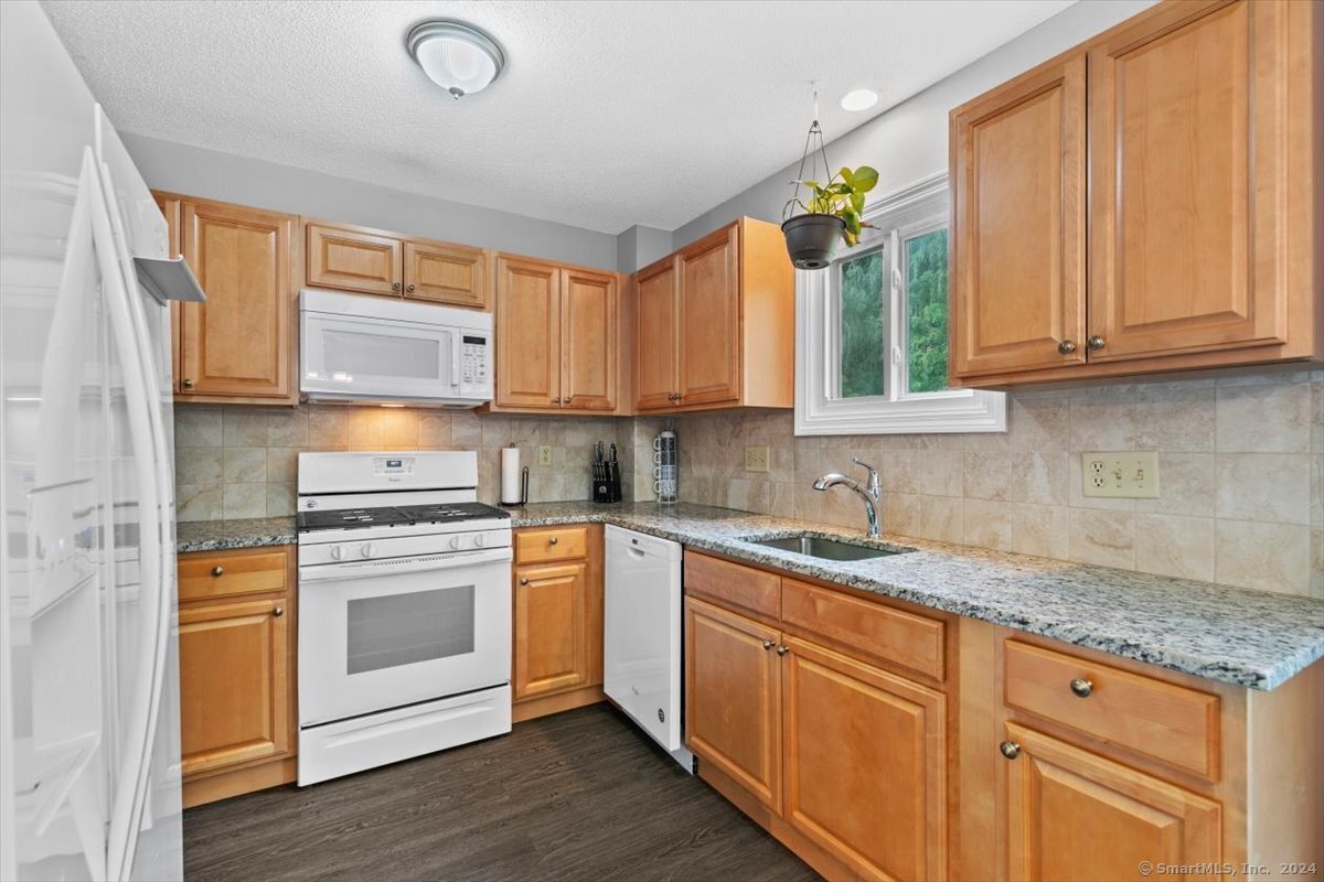 506 Woodward Avenue 13