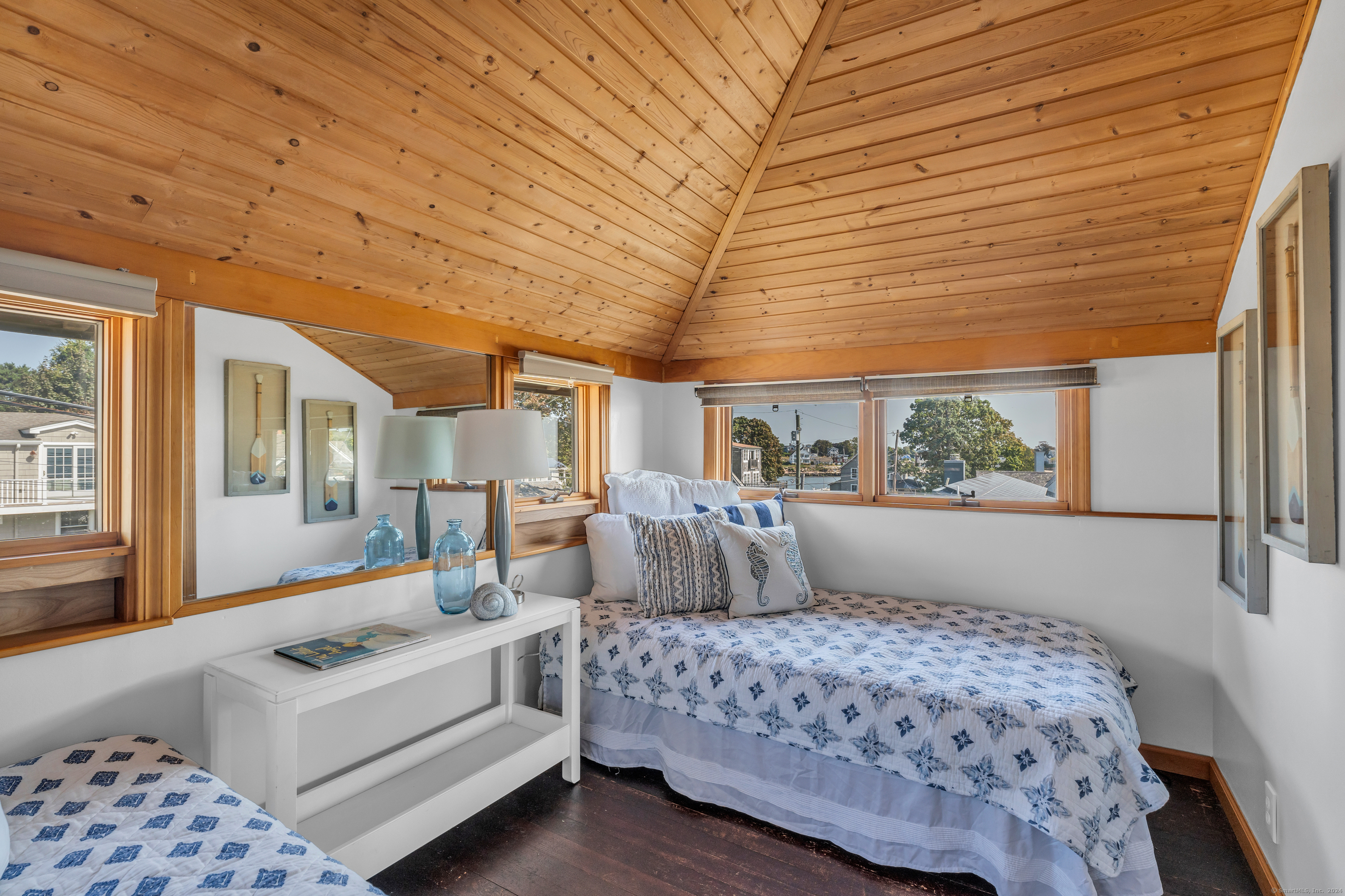 24 Indian Cove Road