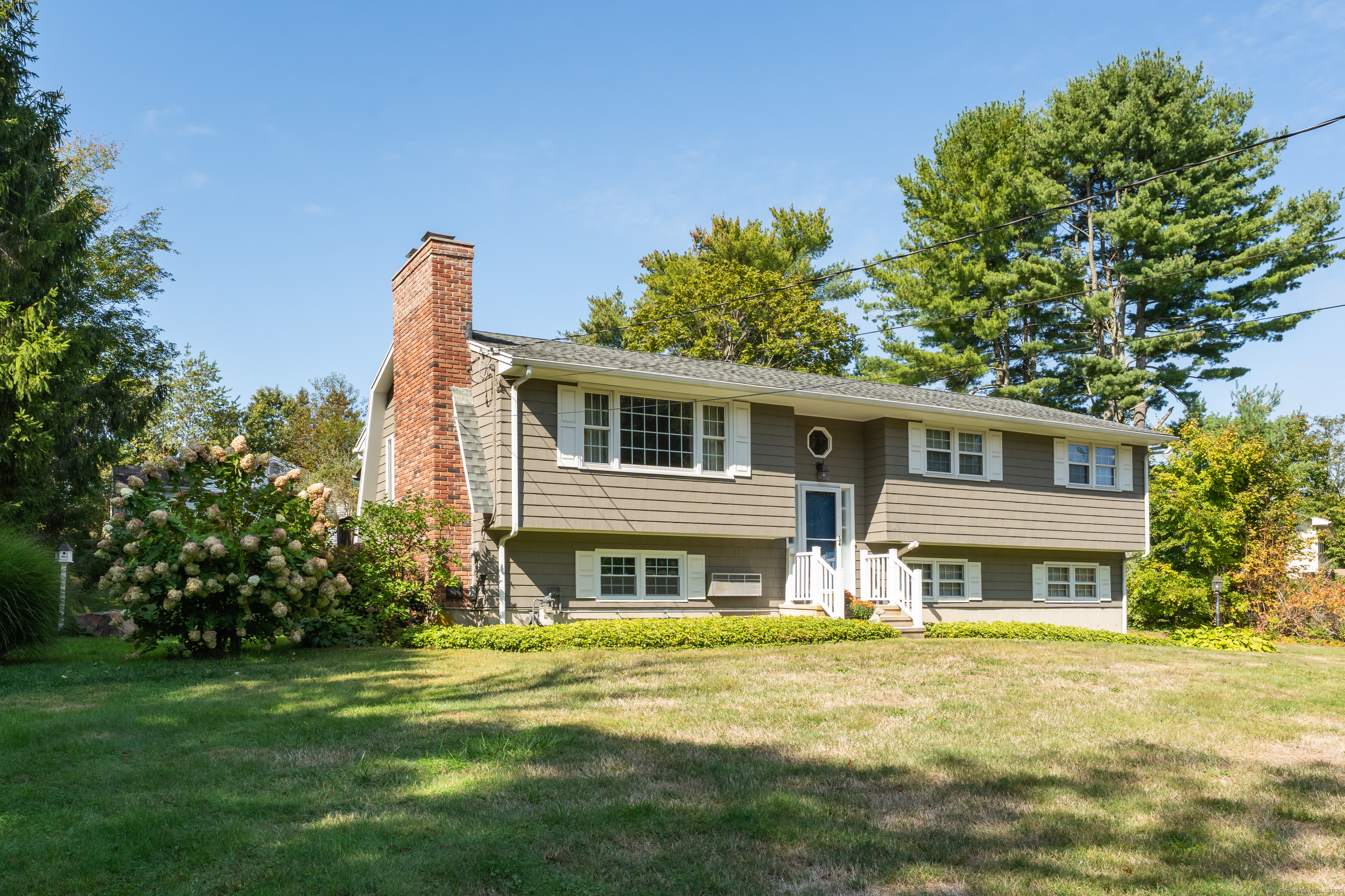 1066 Long Hill Road