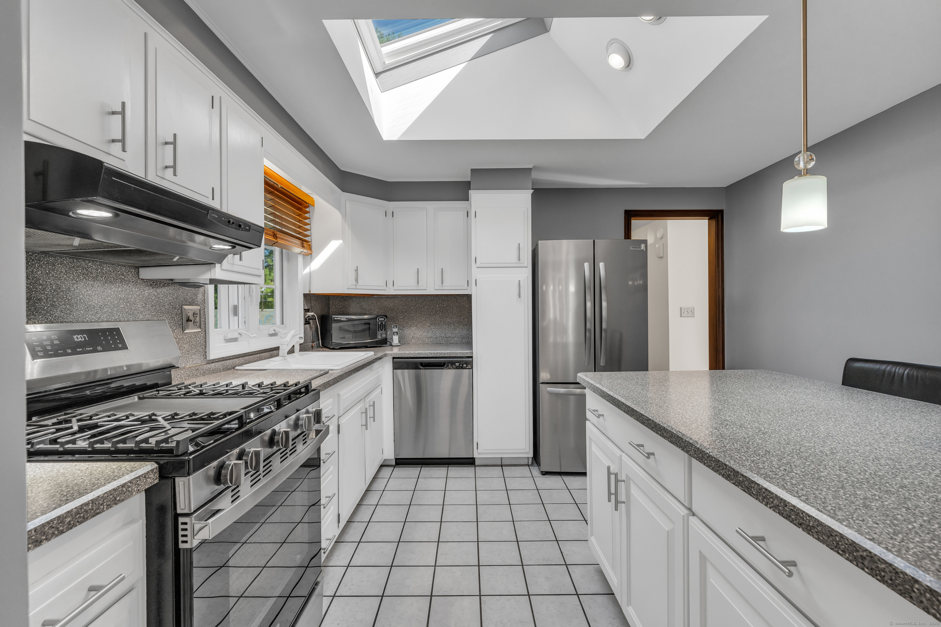 1066 Long Hill Road