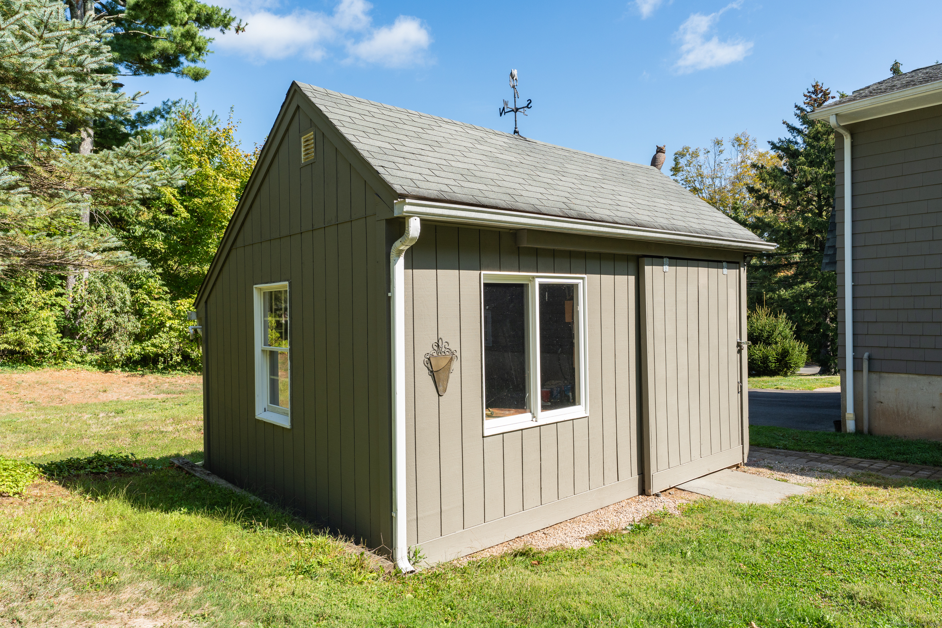 1066 Long Hill Road