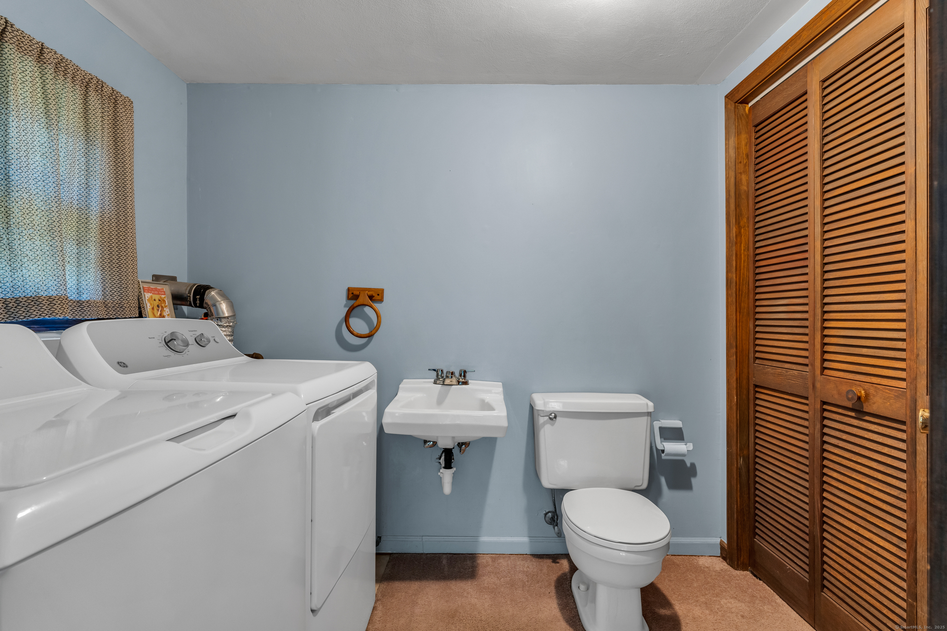 1066 Long Hill Road