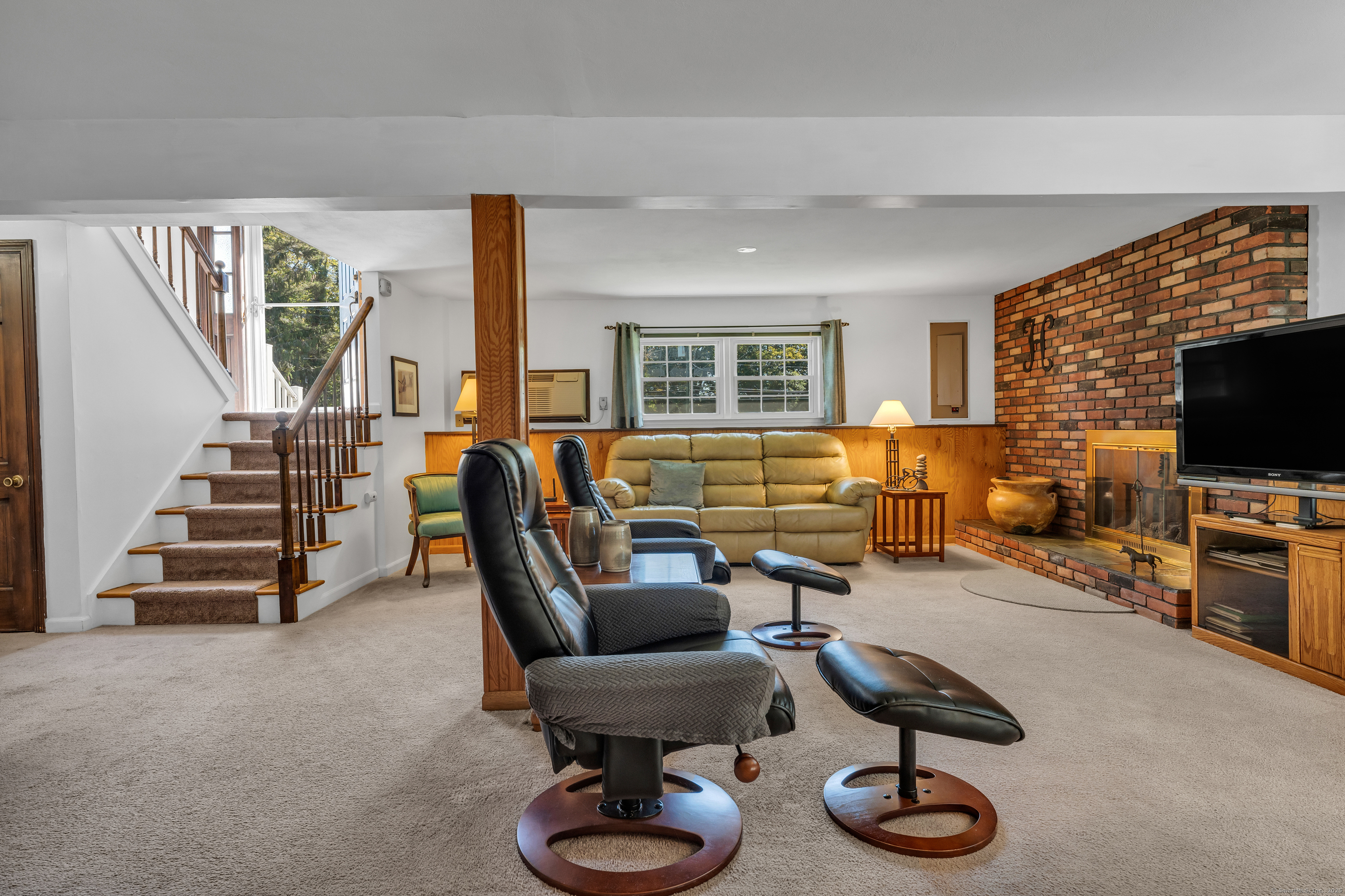 1066 Long Hill Road