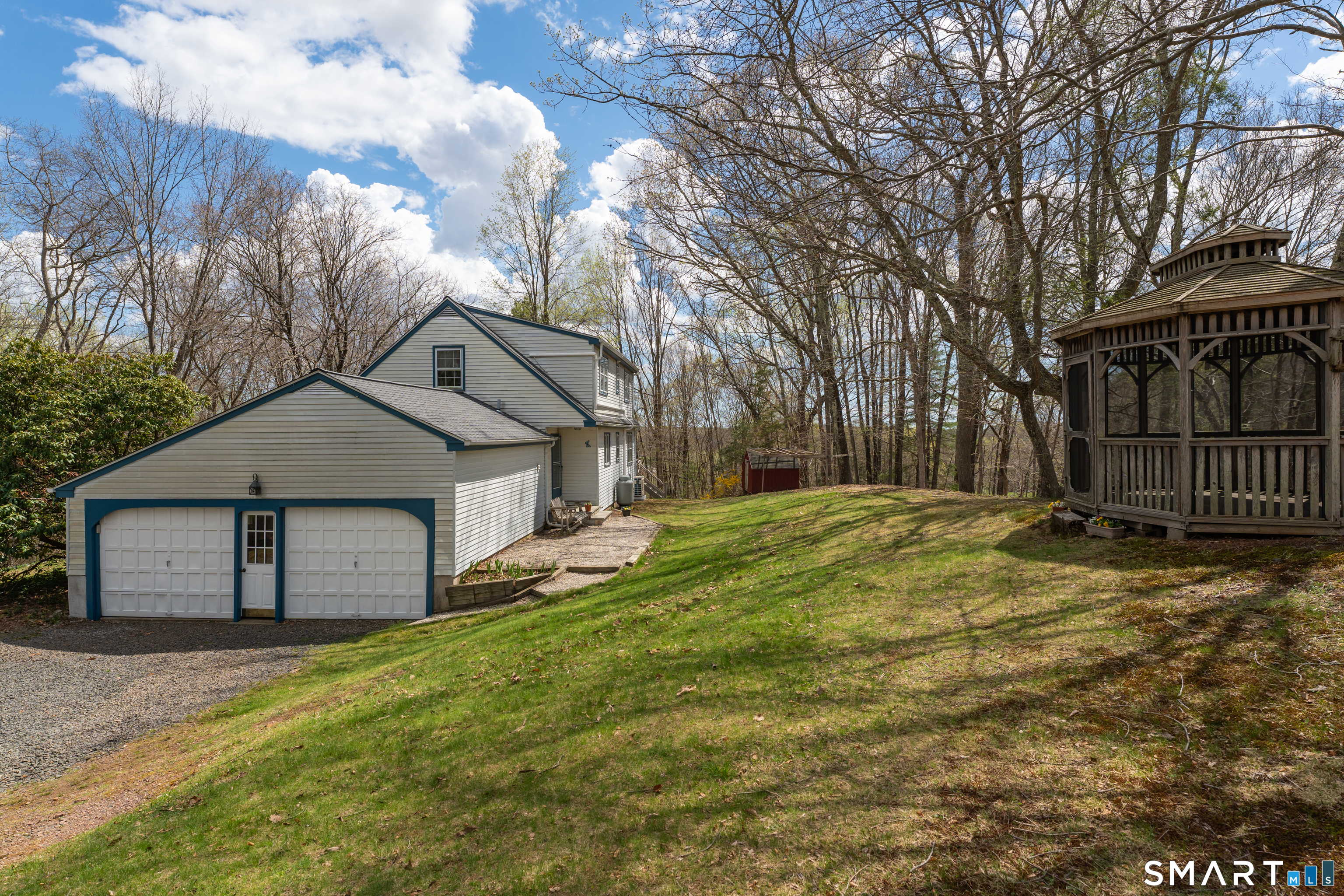 94 Quonnipaug Hill Road