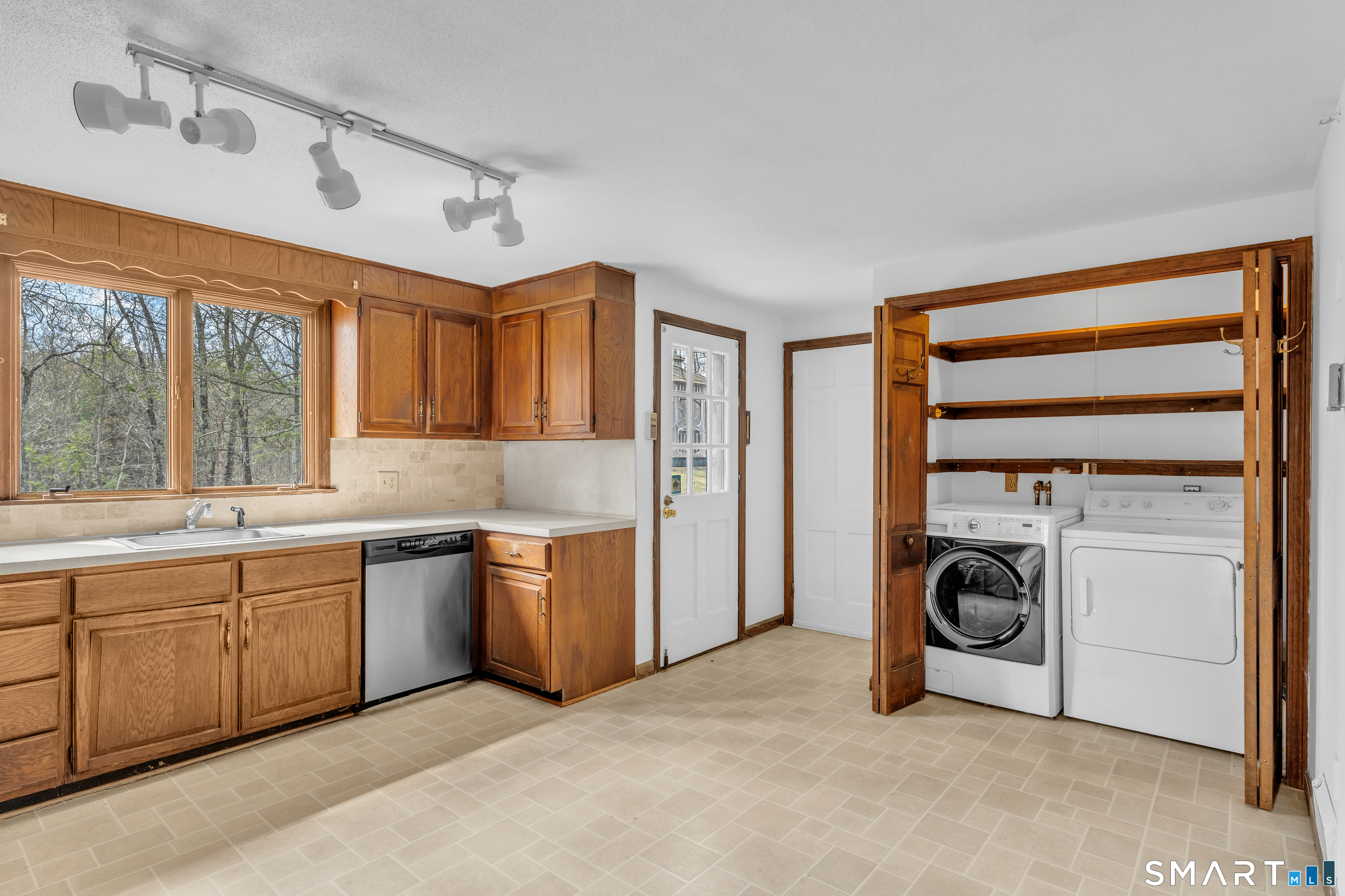 94 Quonnipaug Hill Road