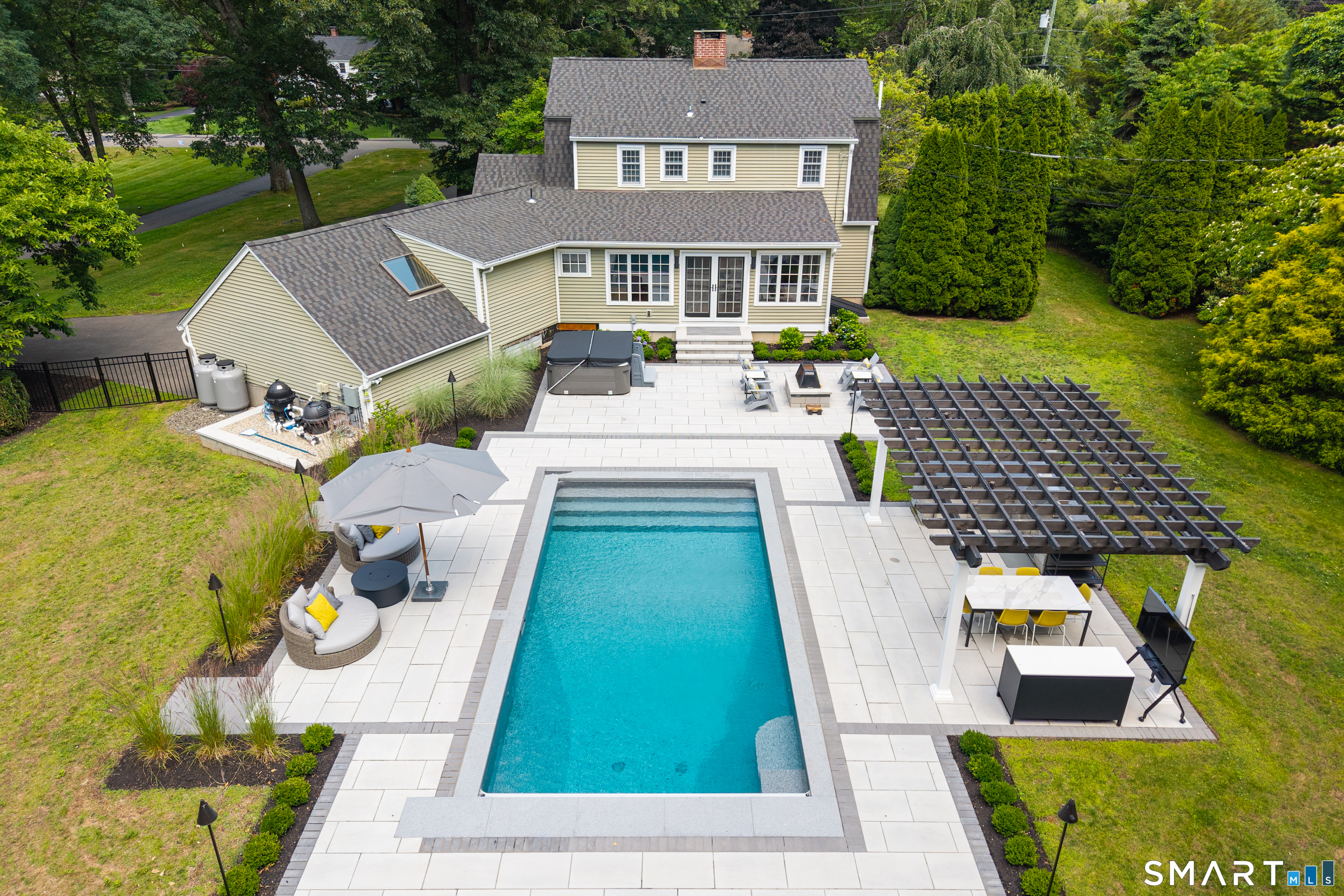 33 River Edge Farms Road