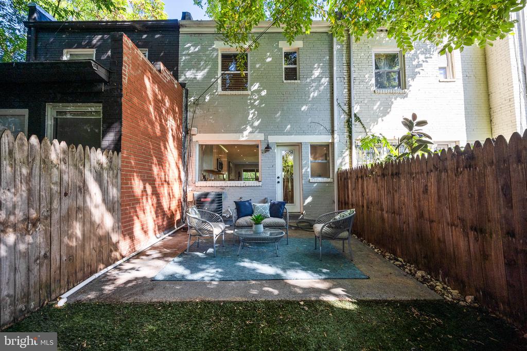 1323 Talbert Ter SE