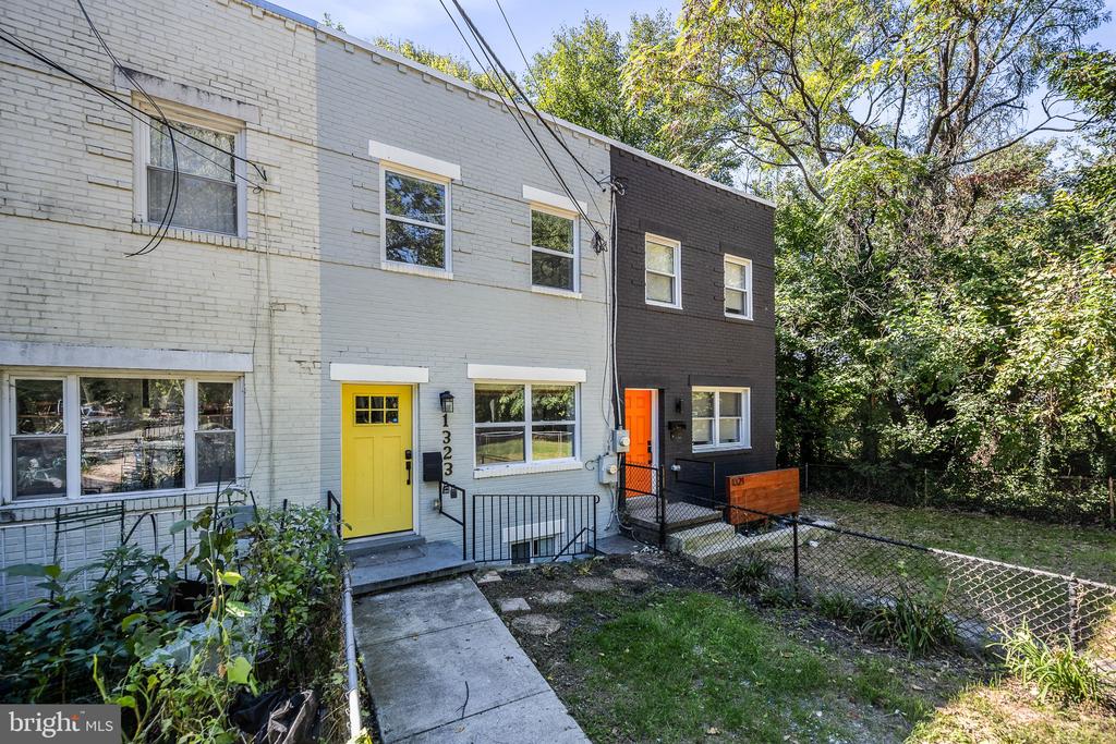 1323 Talbert Ter SE