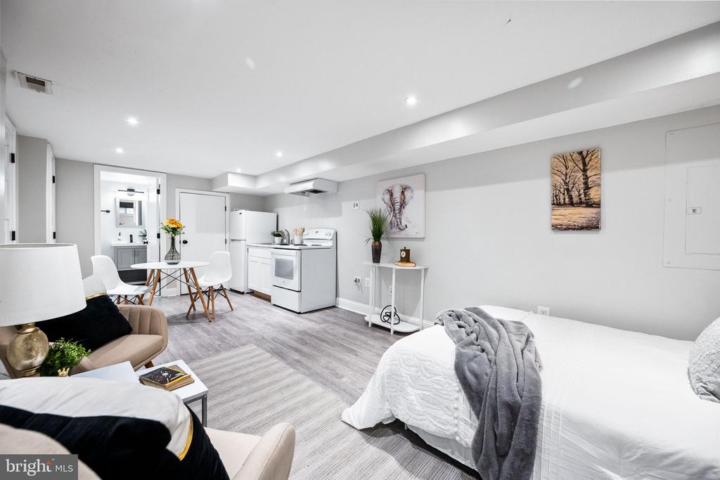 1323 Talbert Ter SE