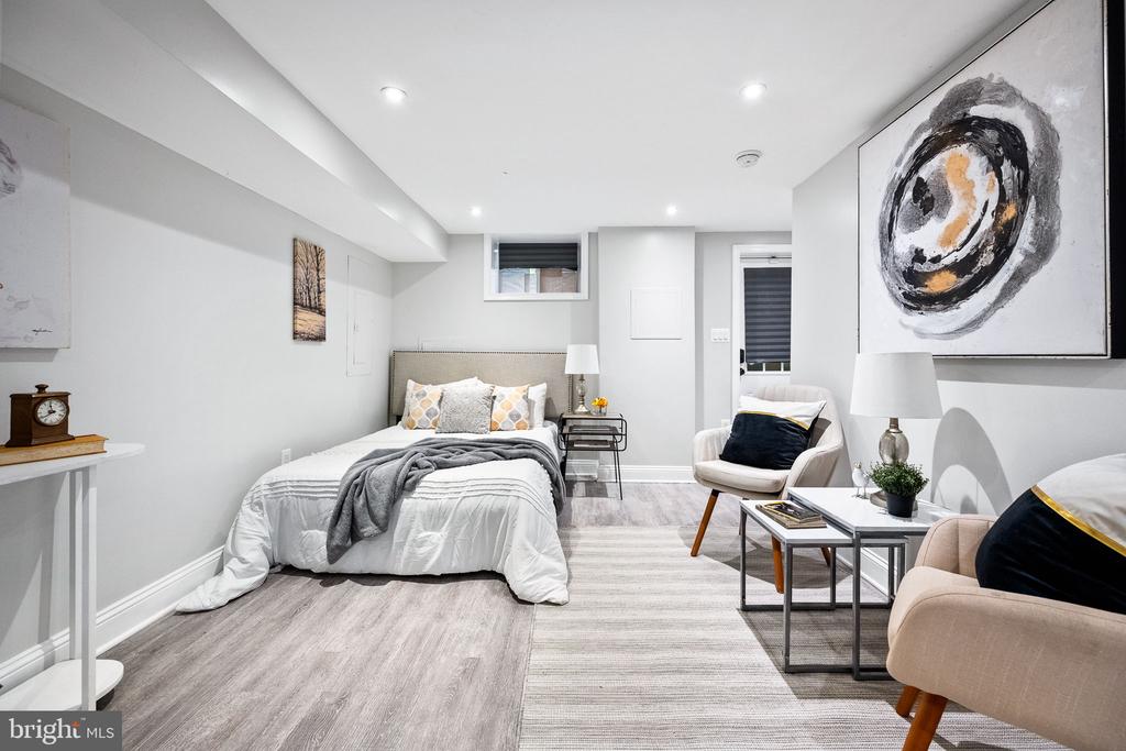 1323 Talbert Ter SE