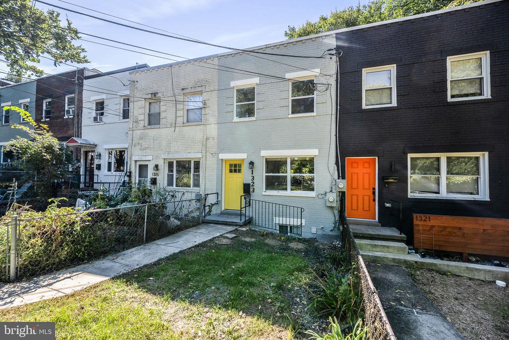 1323 Talbert Ter SE