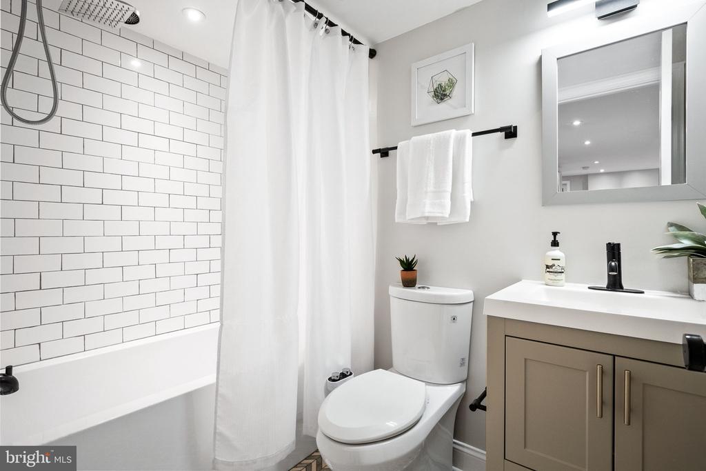 1323 Talbert Ter SE